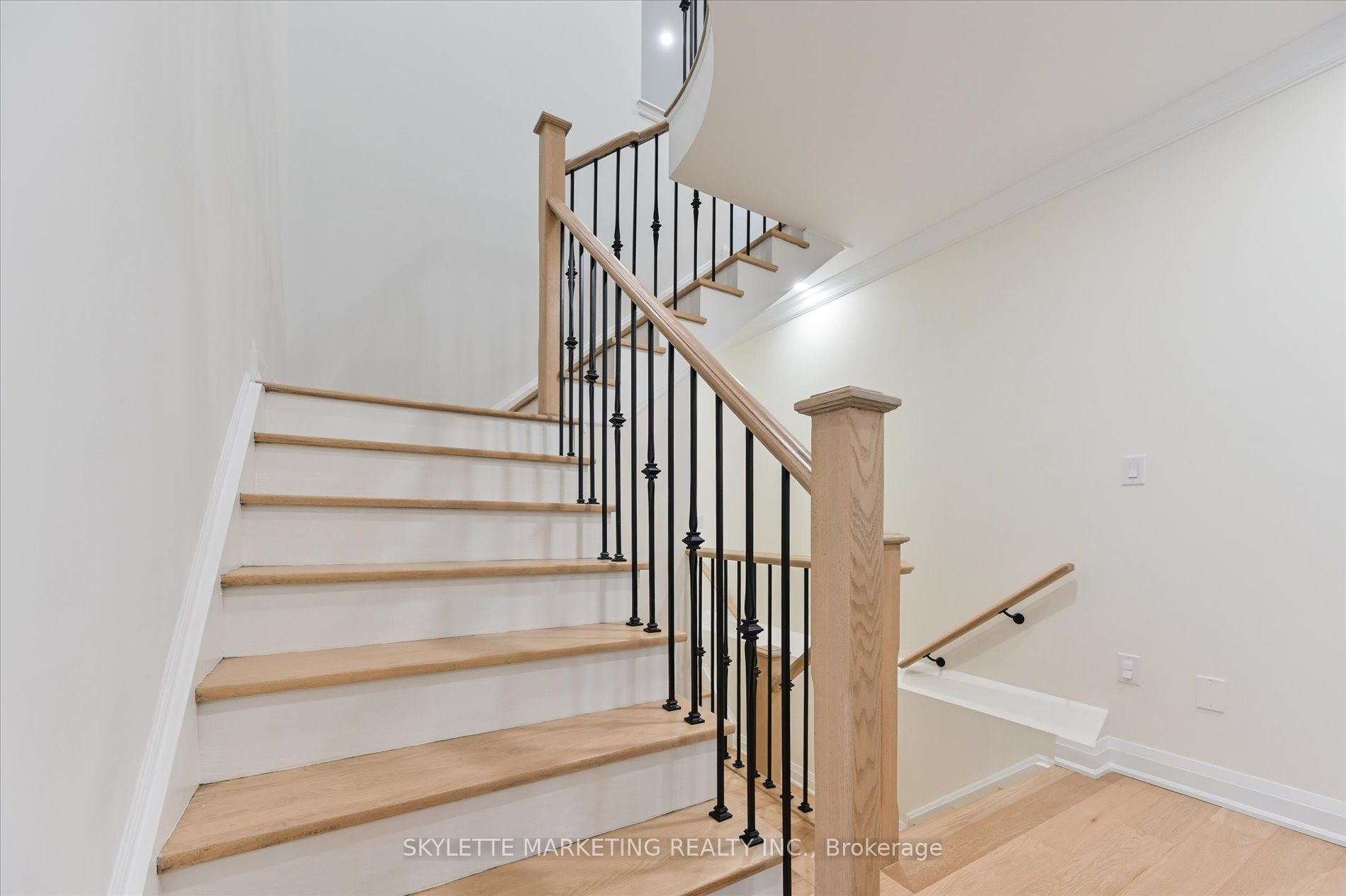 38 Russell Parker Crescent Property Photo 21