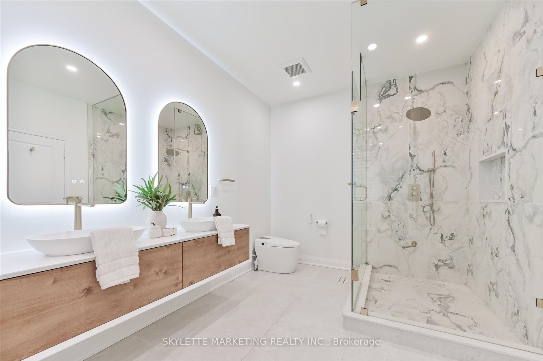 38 Russell Parker Crescent Property Photo 29
