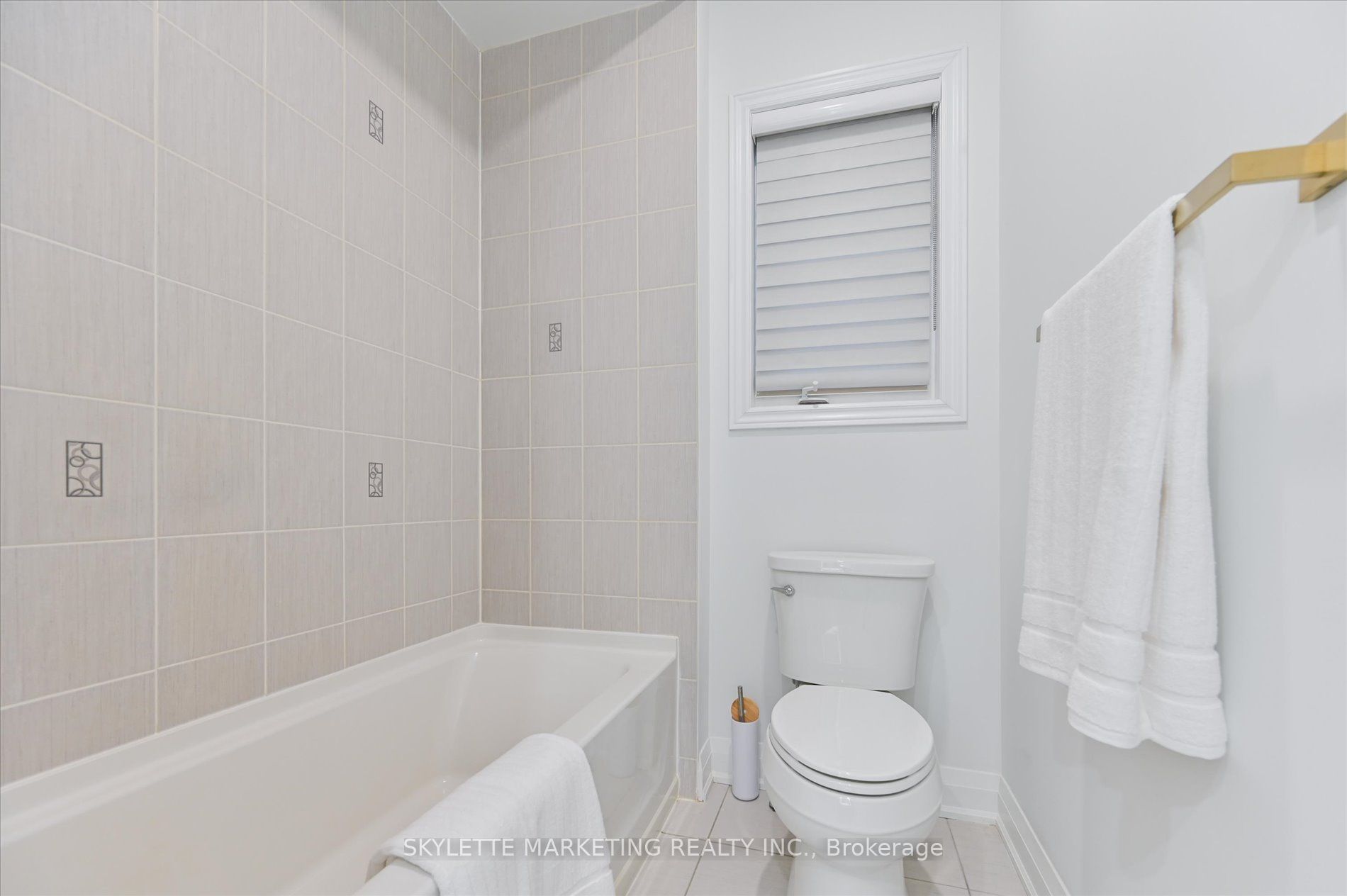 38 Russell Parker Crescent Property Photo 32