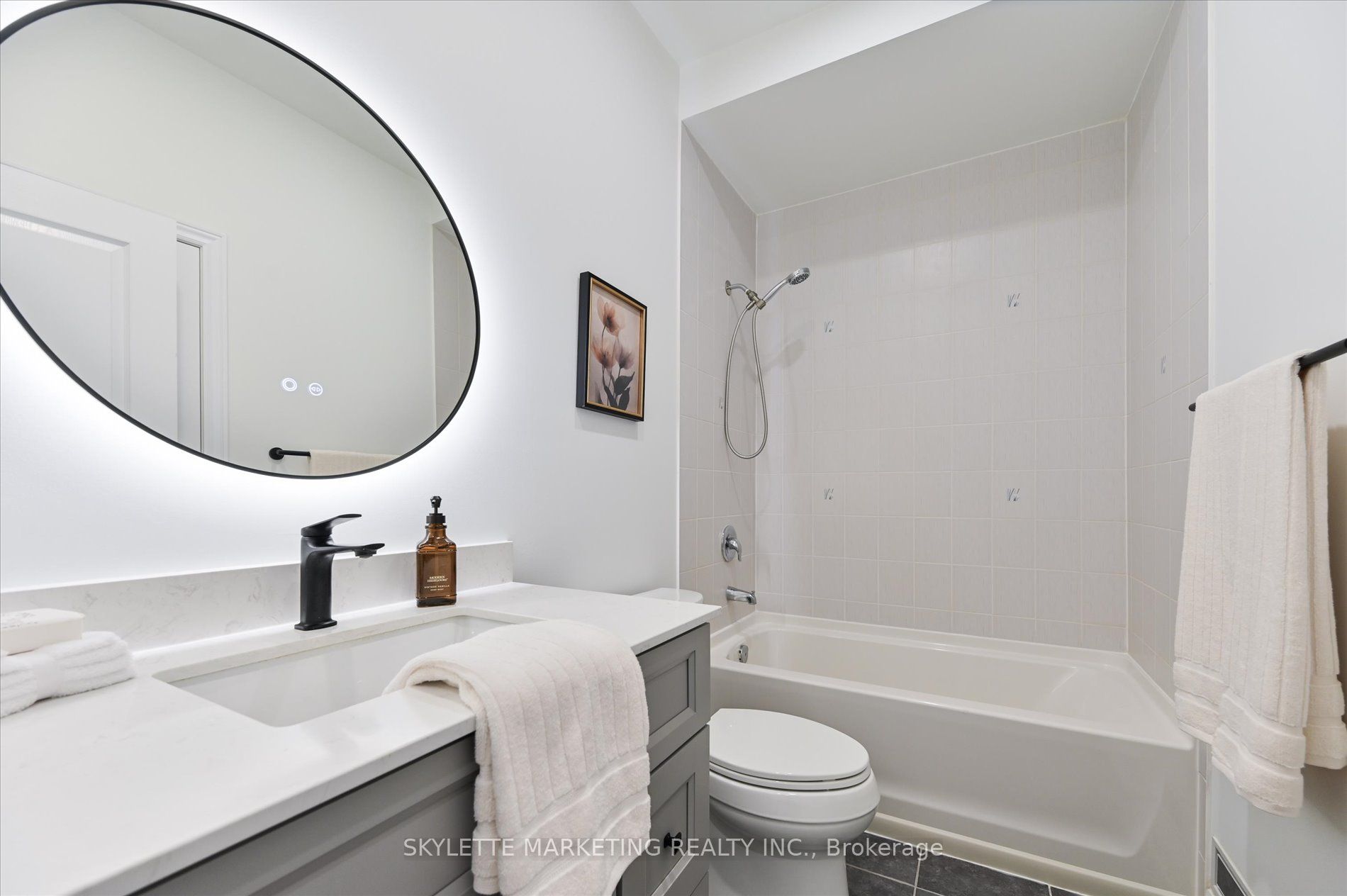 38 Russell Parker Crescent Property Photo 35