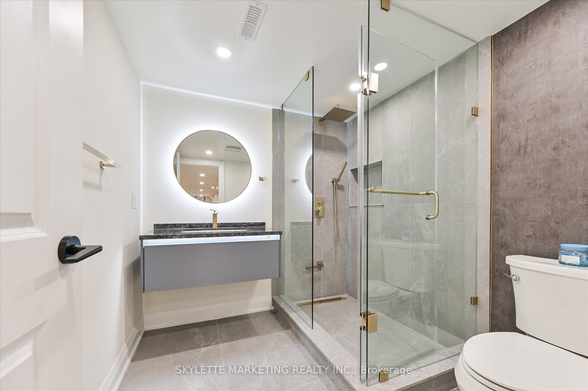 38 Russell Parker Crescent Property Photo 42