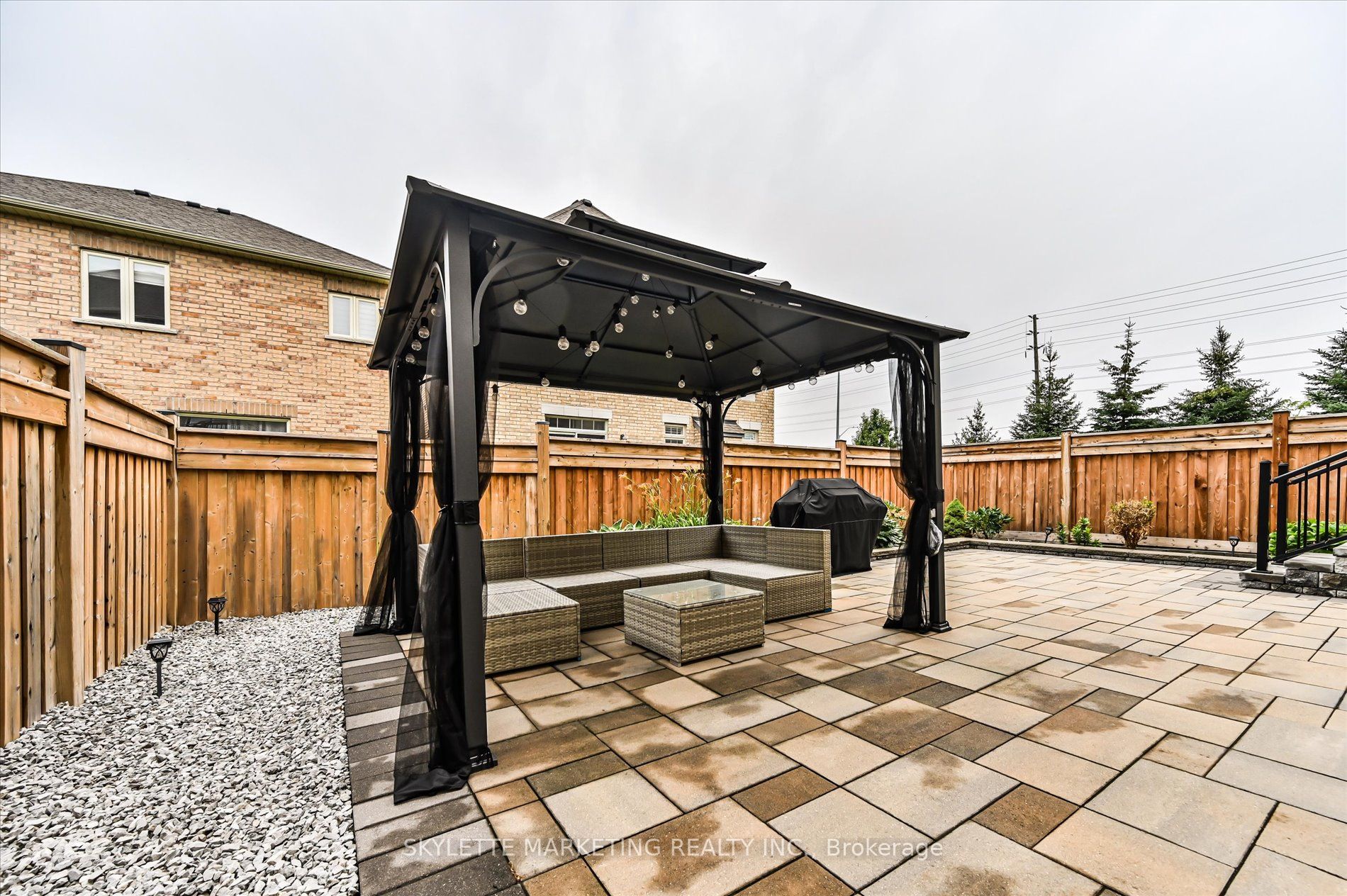 38 Russell Parker Crescent Property Photo 44