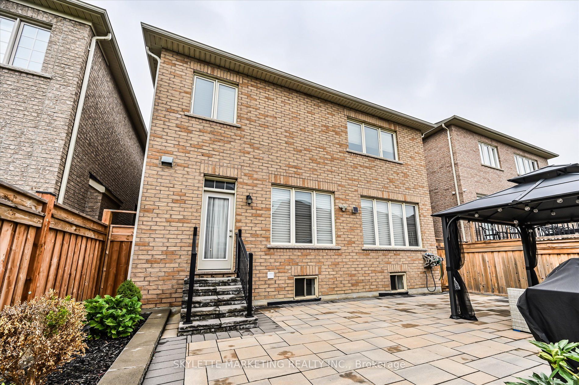 38 Russell Parker Crescent Property Photo 46