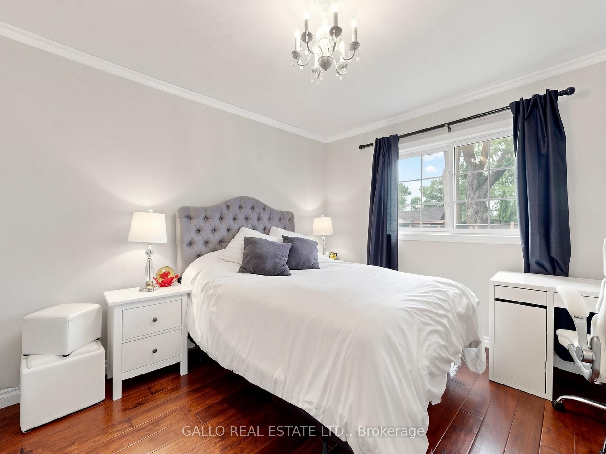 36 Elmvale Boulevard Property Photo 16