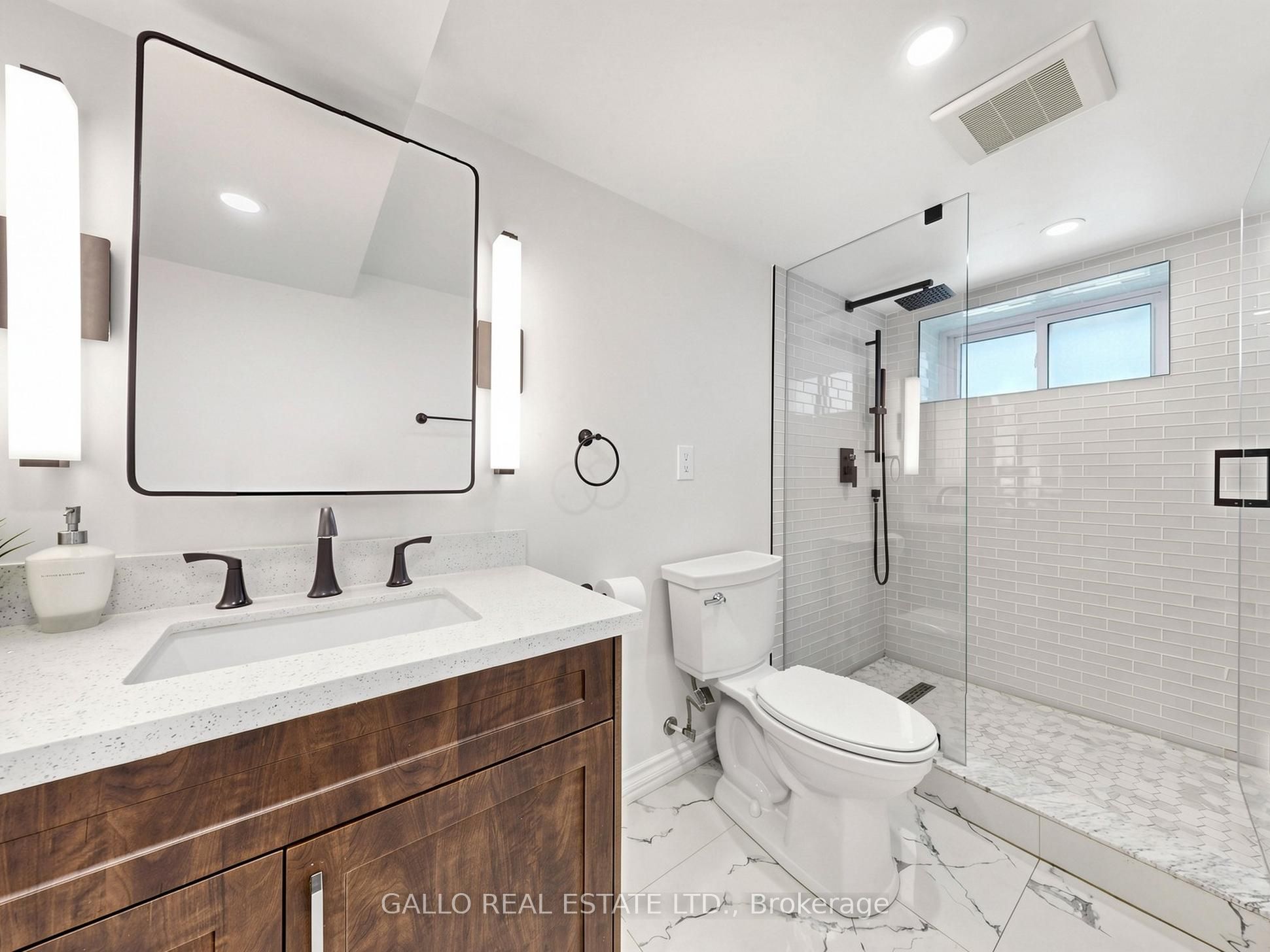 36 Elmvale Boulevard Property Photo 23