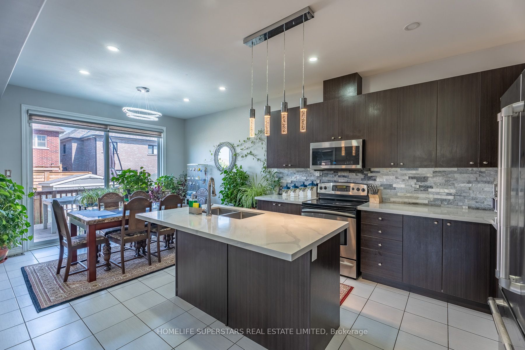 1 Walker Boulevard Property Photo 8