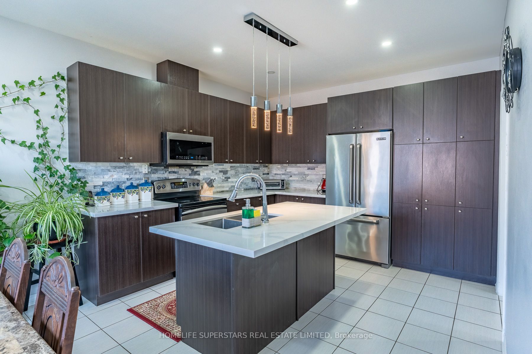 1 Walker Boulevard Property Photo 10