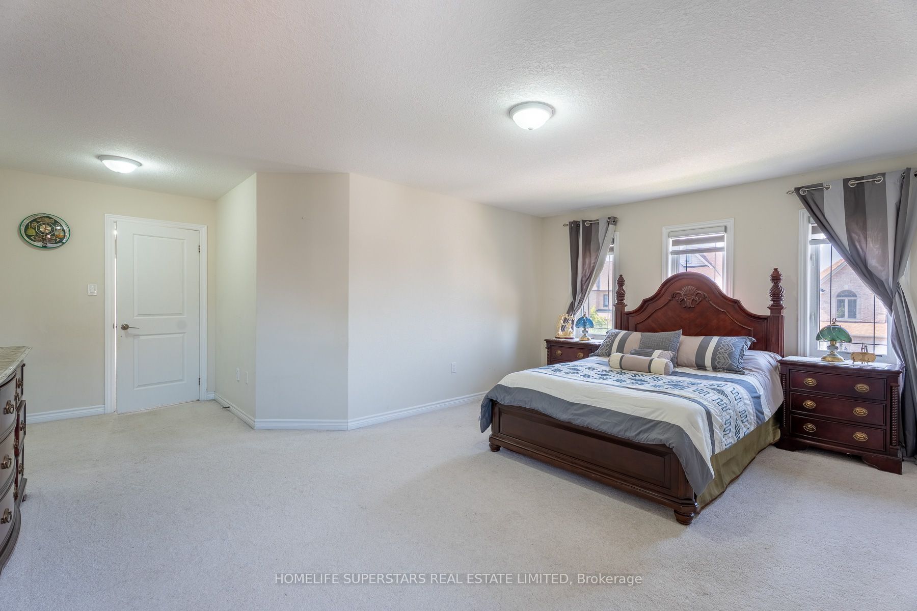 1 Walker Boulevard Property Photo 21