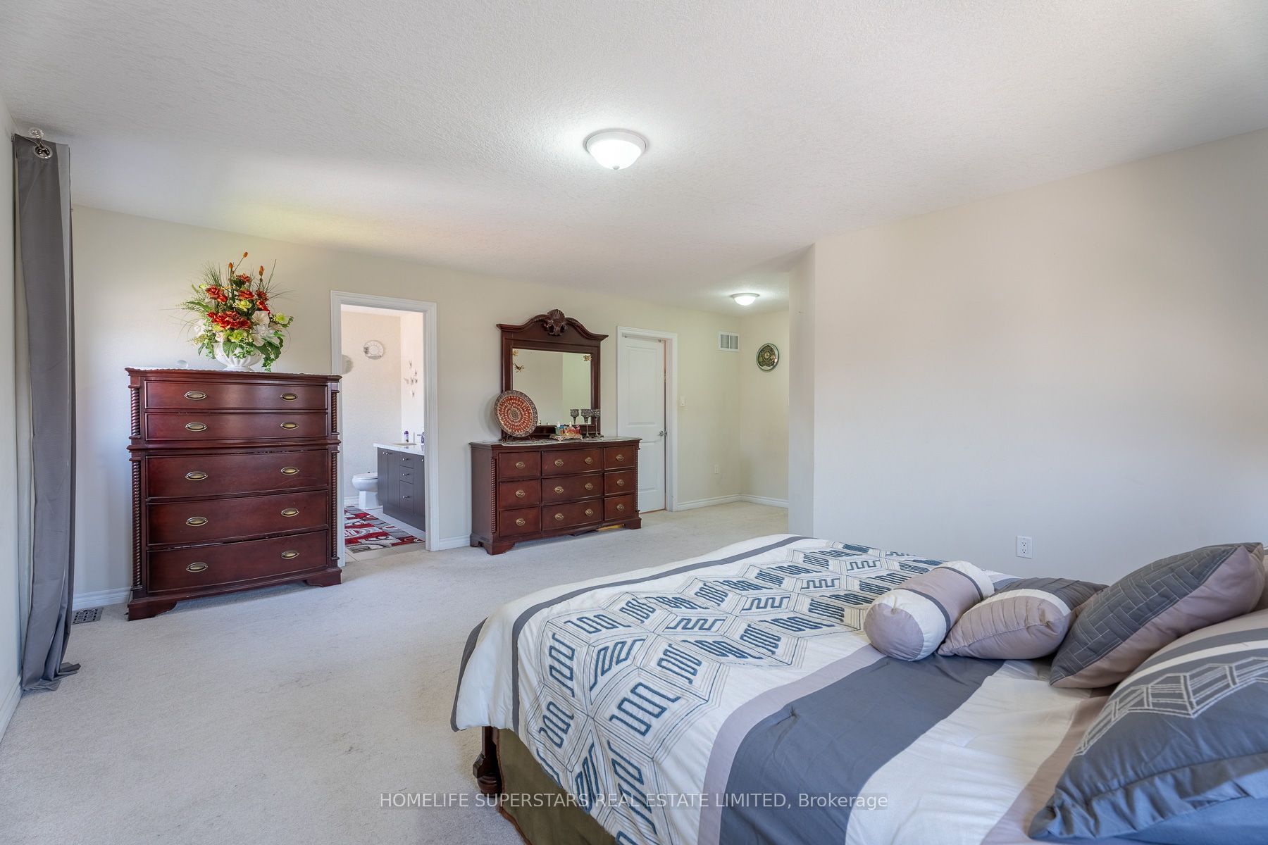 1 Walker Boulevard Property Photo 22