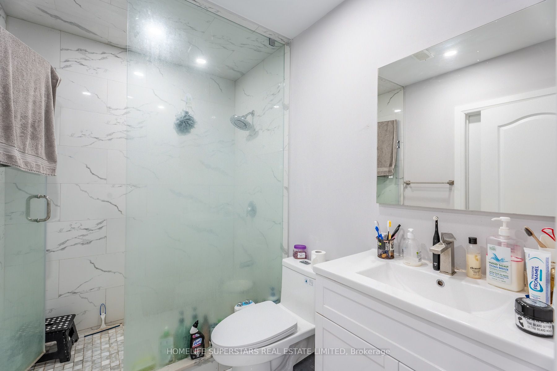 1 Walker Boulevard Property Photo 34