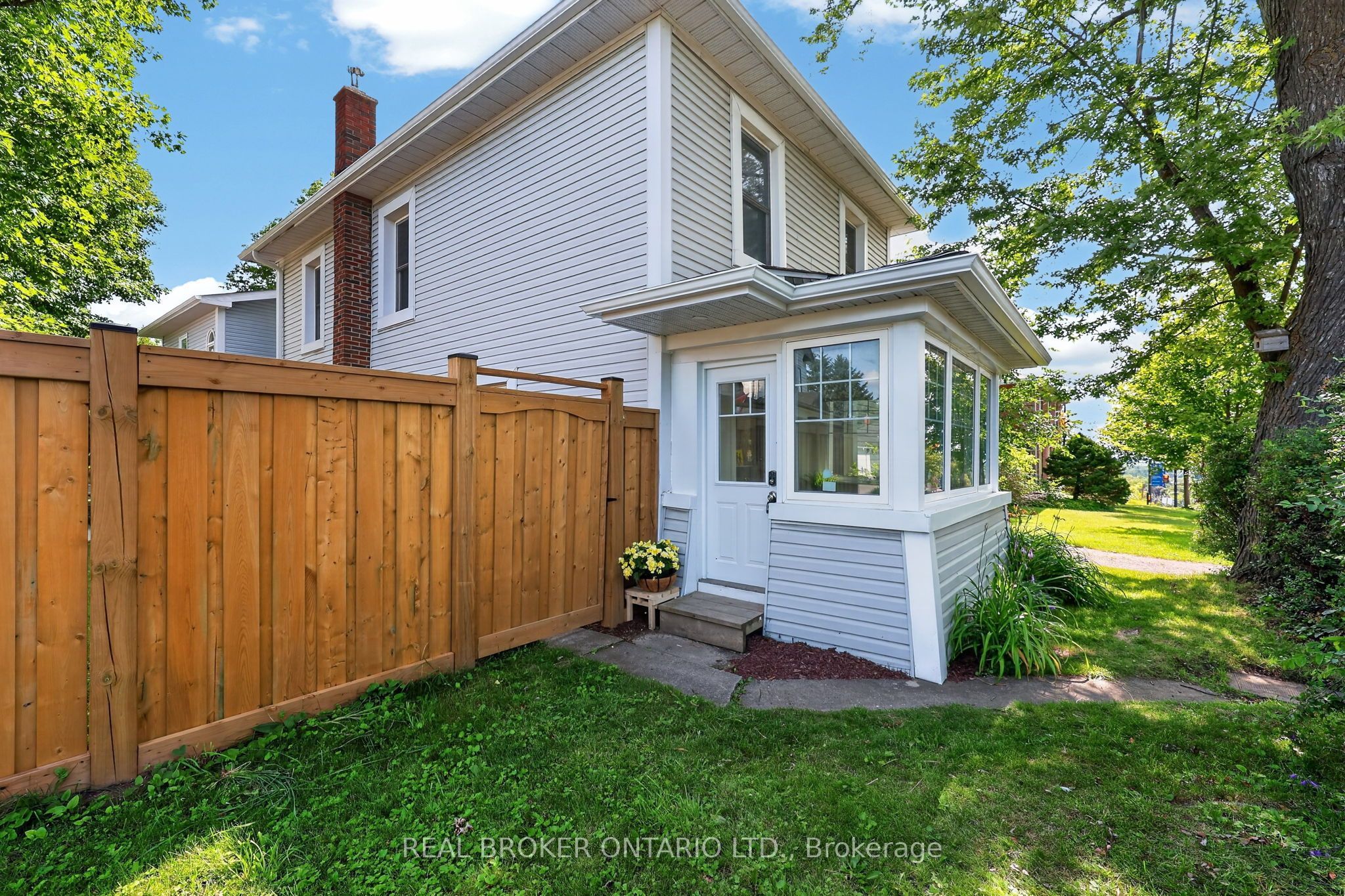 5631 Mount Albert Road Property Photo 2