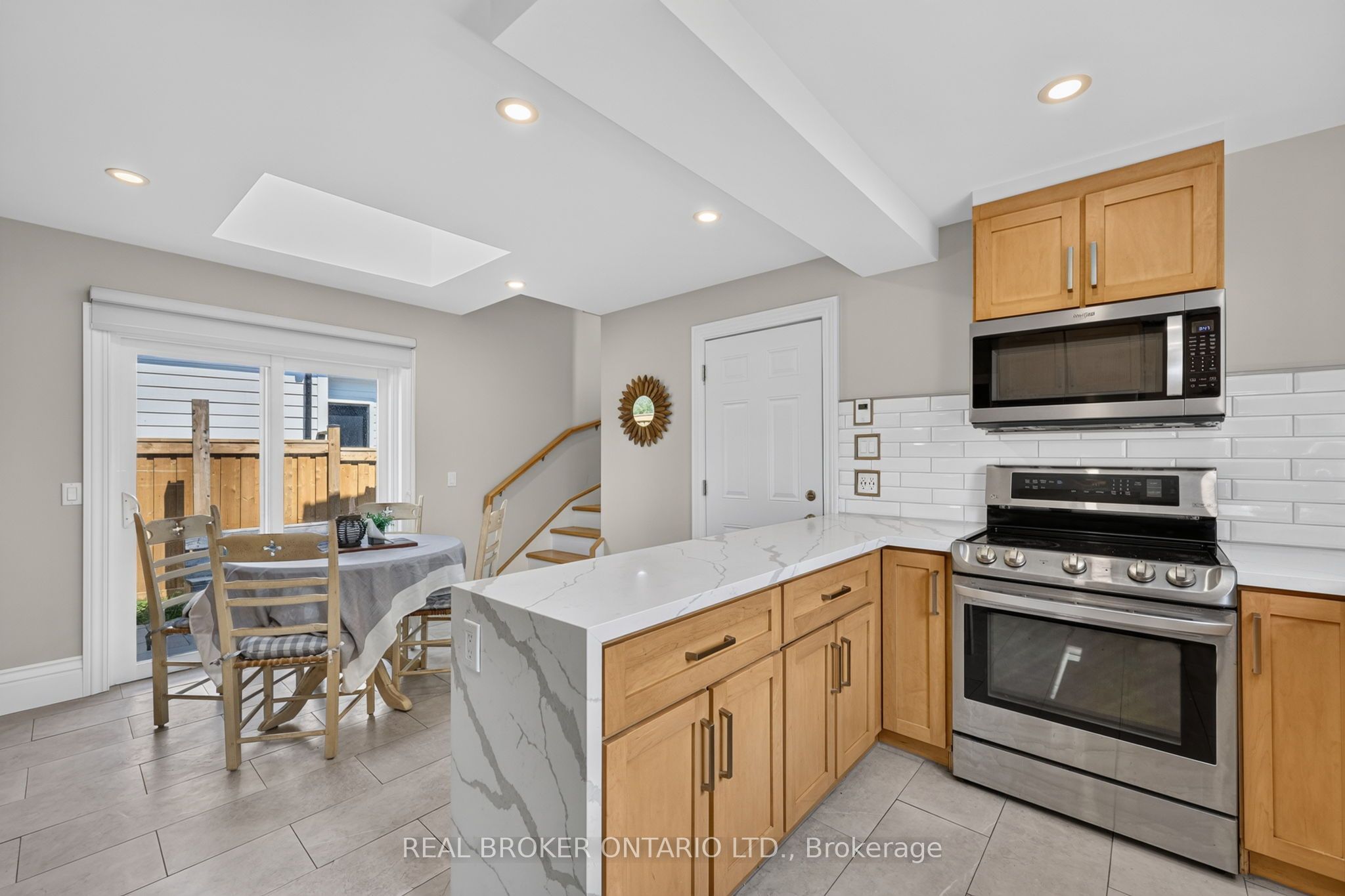 5631 Mount Albert Road Property Photo 12