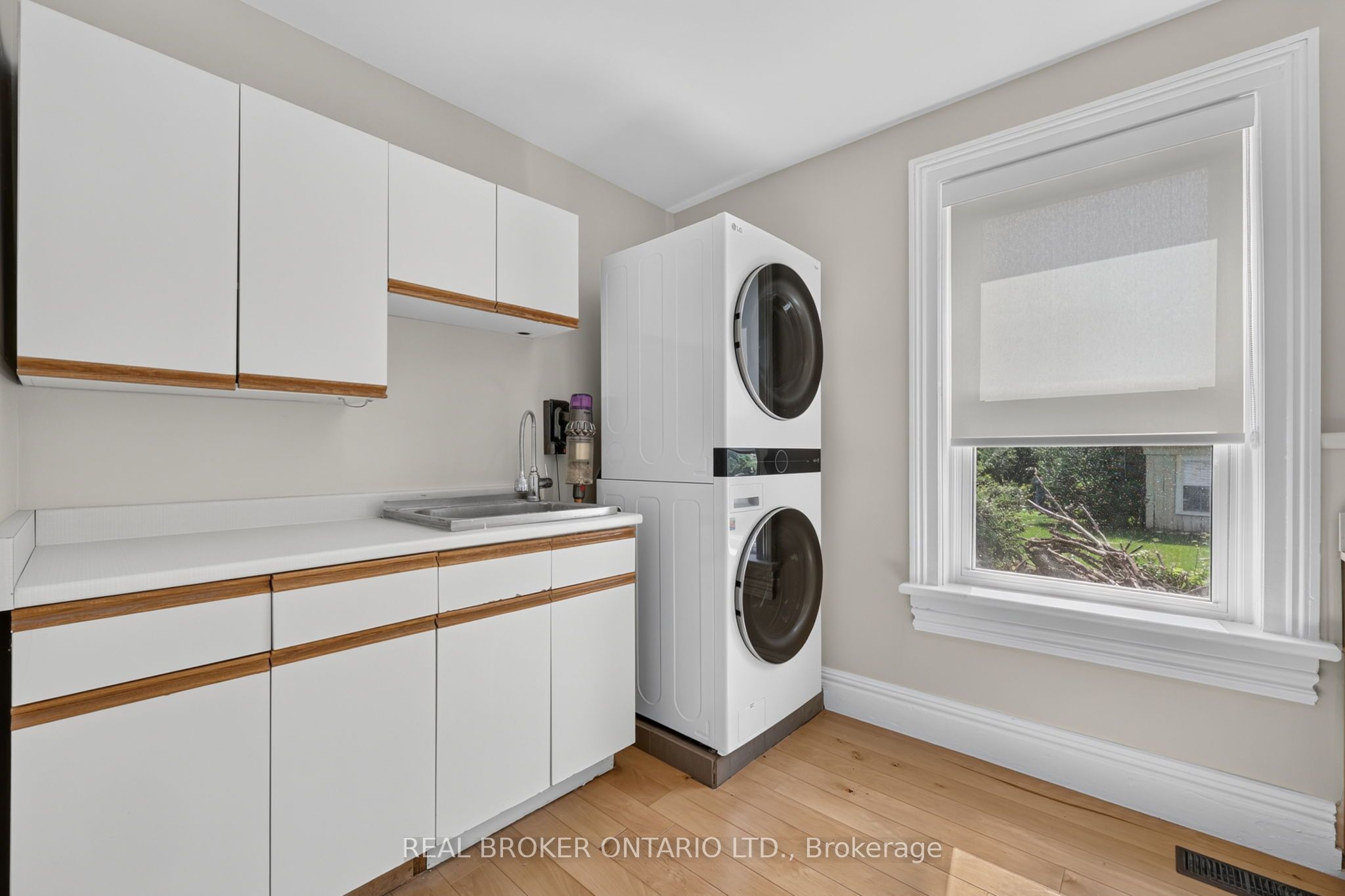 5631 Mount Albert Road Property Photo 14