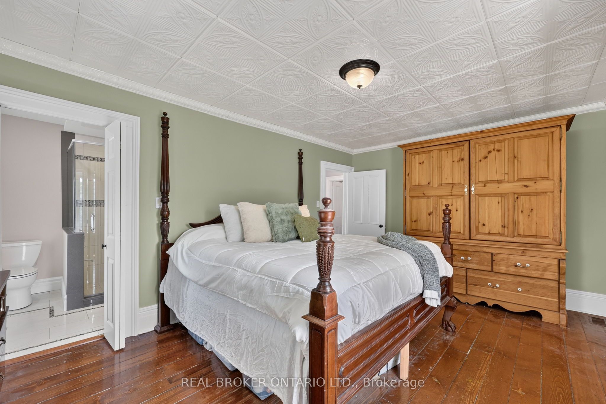 5631 Mount Albert Road Property Photo 18