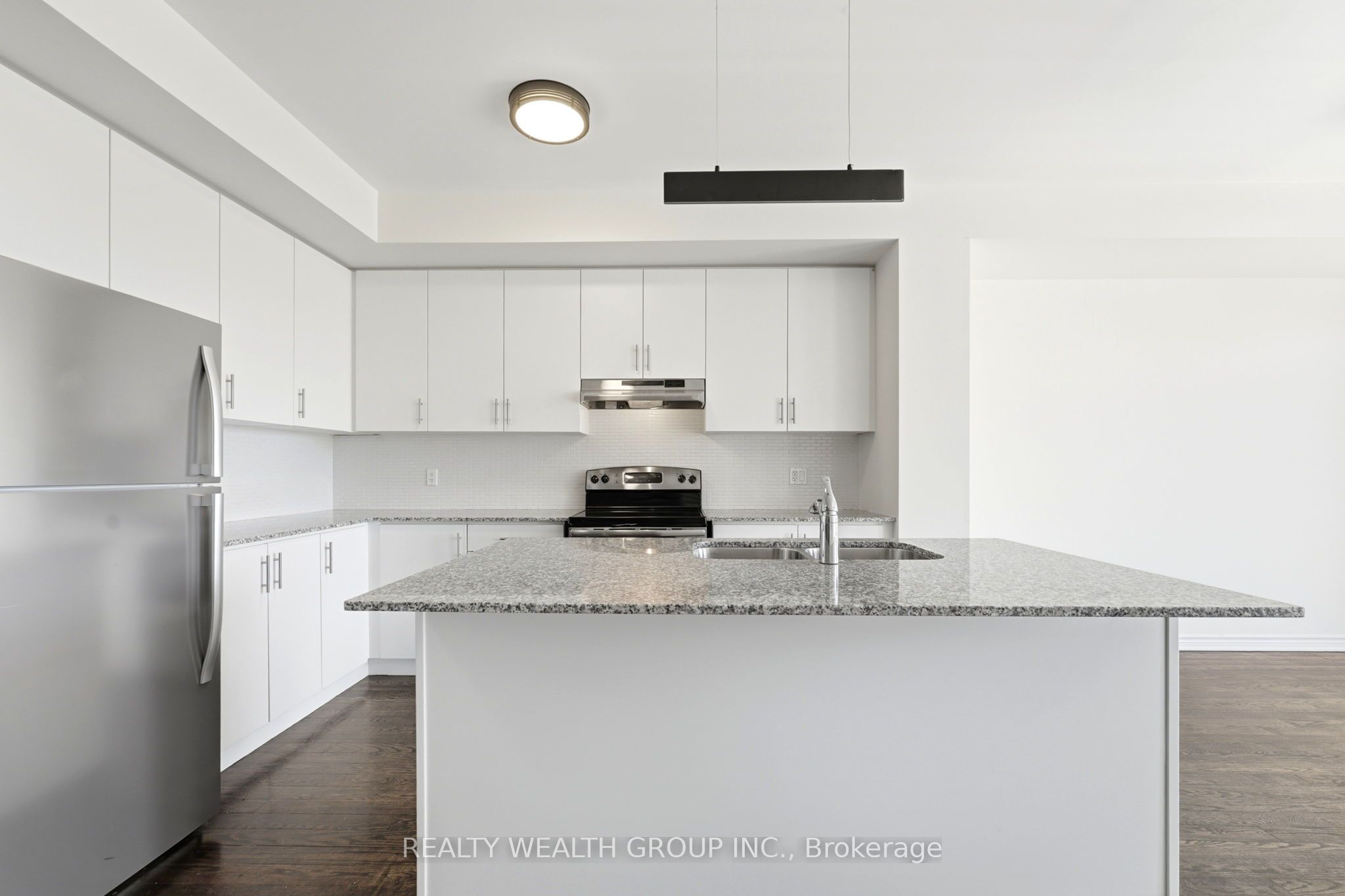 7 City Park Circle Property Photo 8