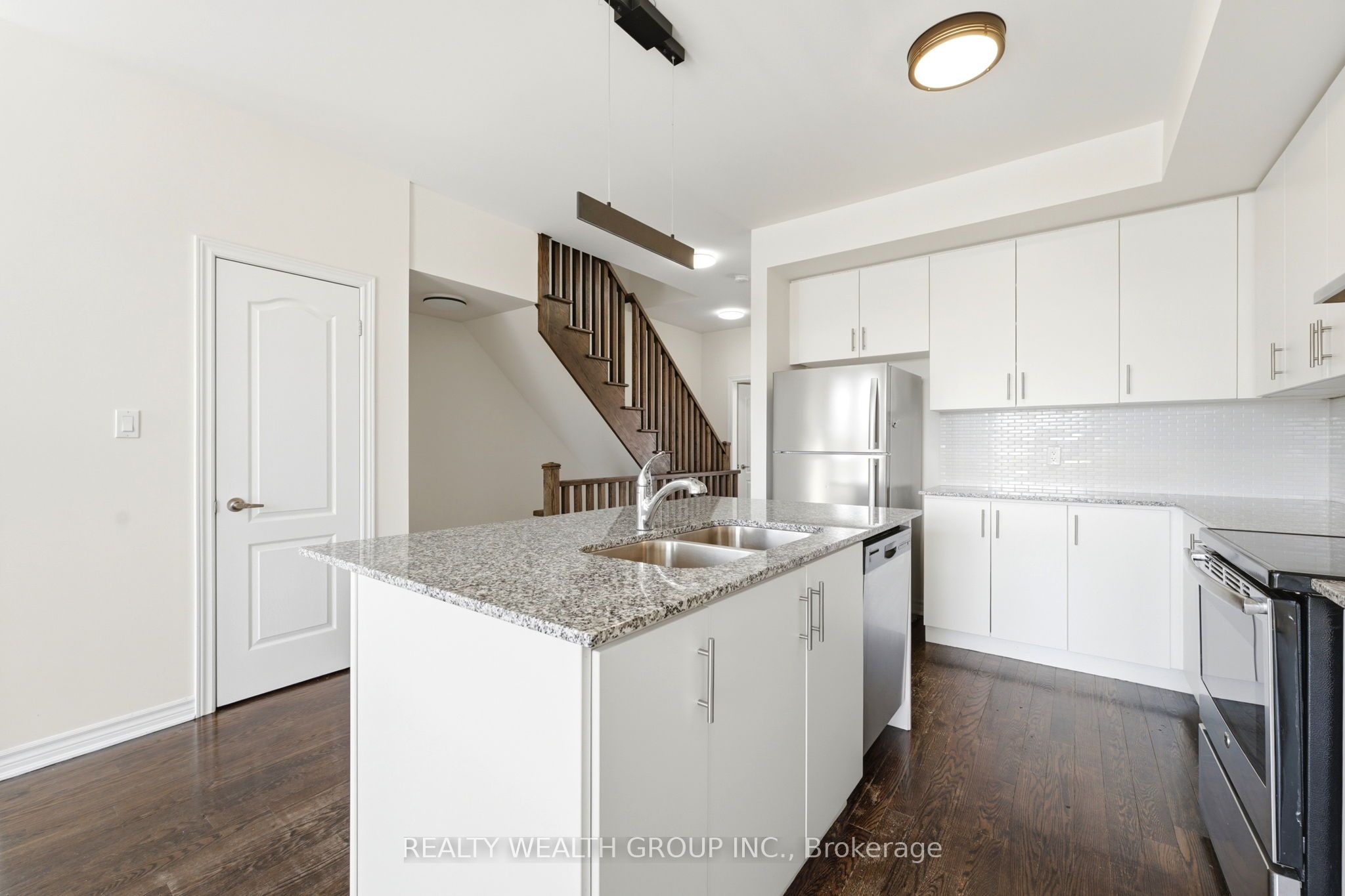 7 City Park Circle Property Photo 11