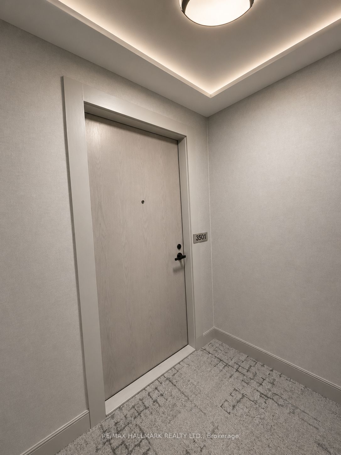 8 Interchange Way 3501 Property Photo 6