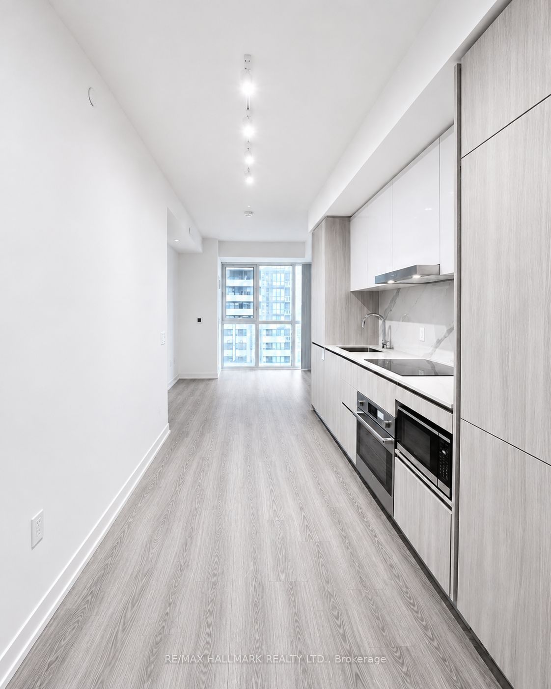 8 Interchange Way 3501 Property Photo 10