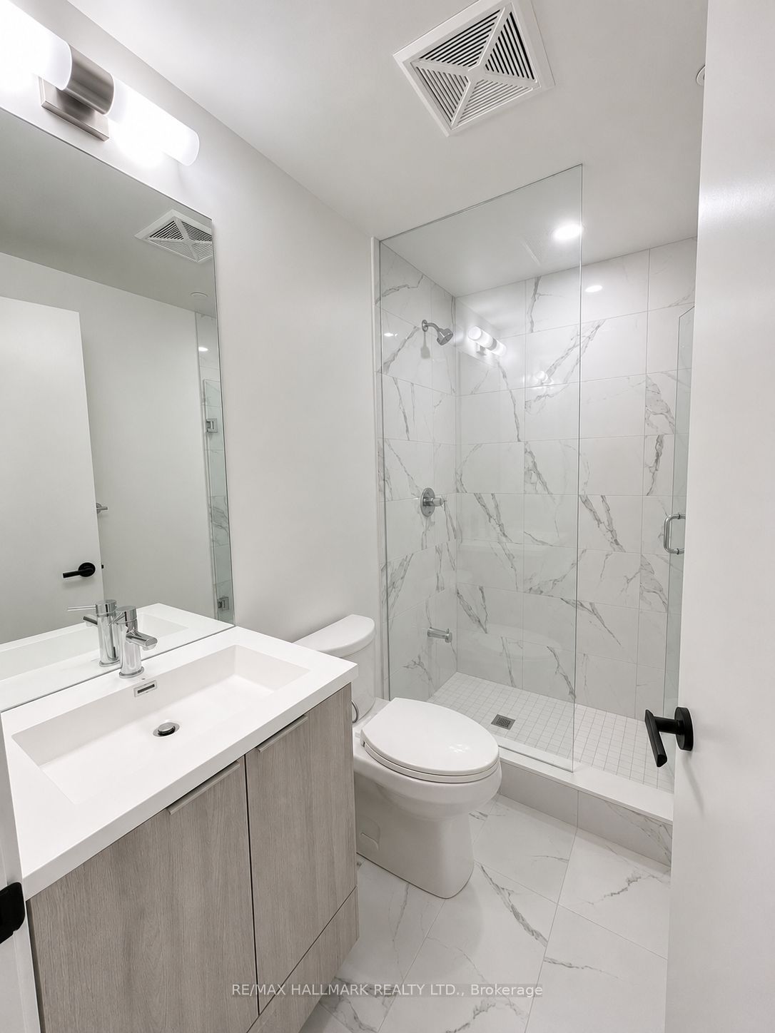 8 Interchange Way 3501 Property Photo 15