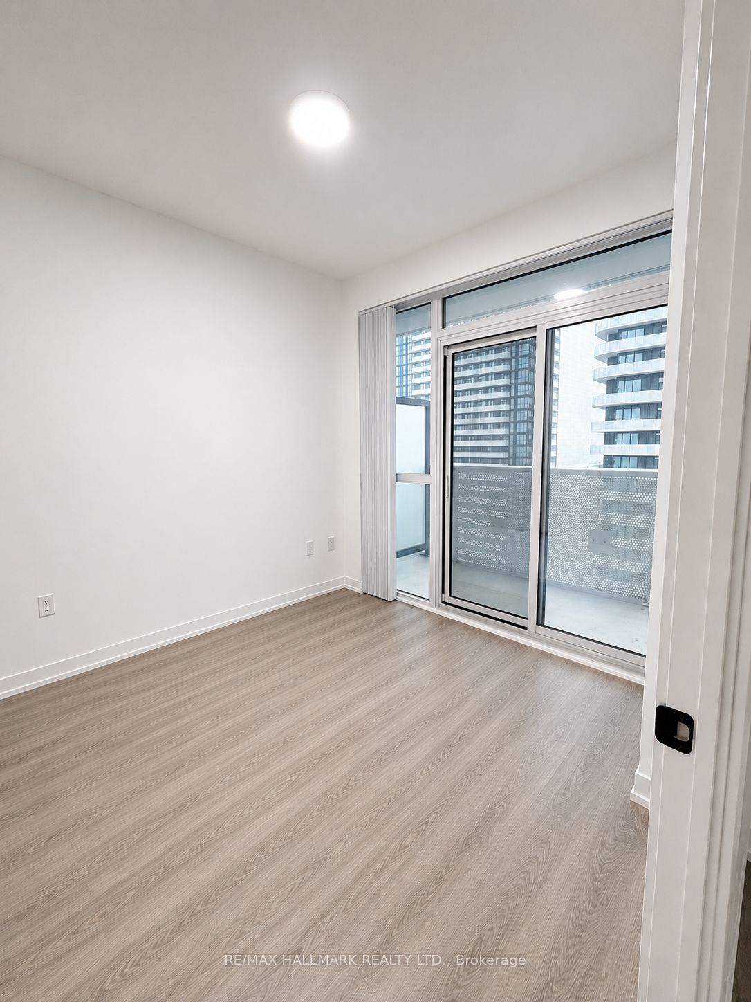 8 Interchange Way 3501 Property Photo 17