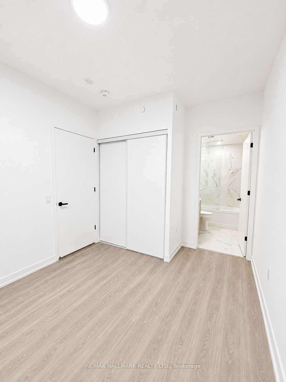 8 Interchange Way 3501 Property Photo 19