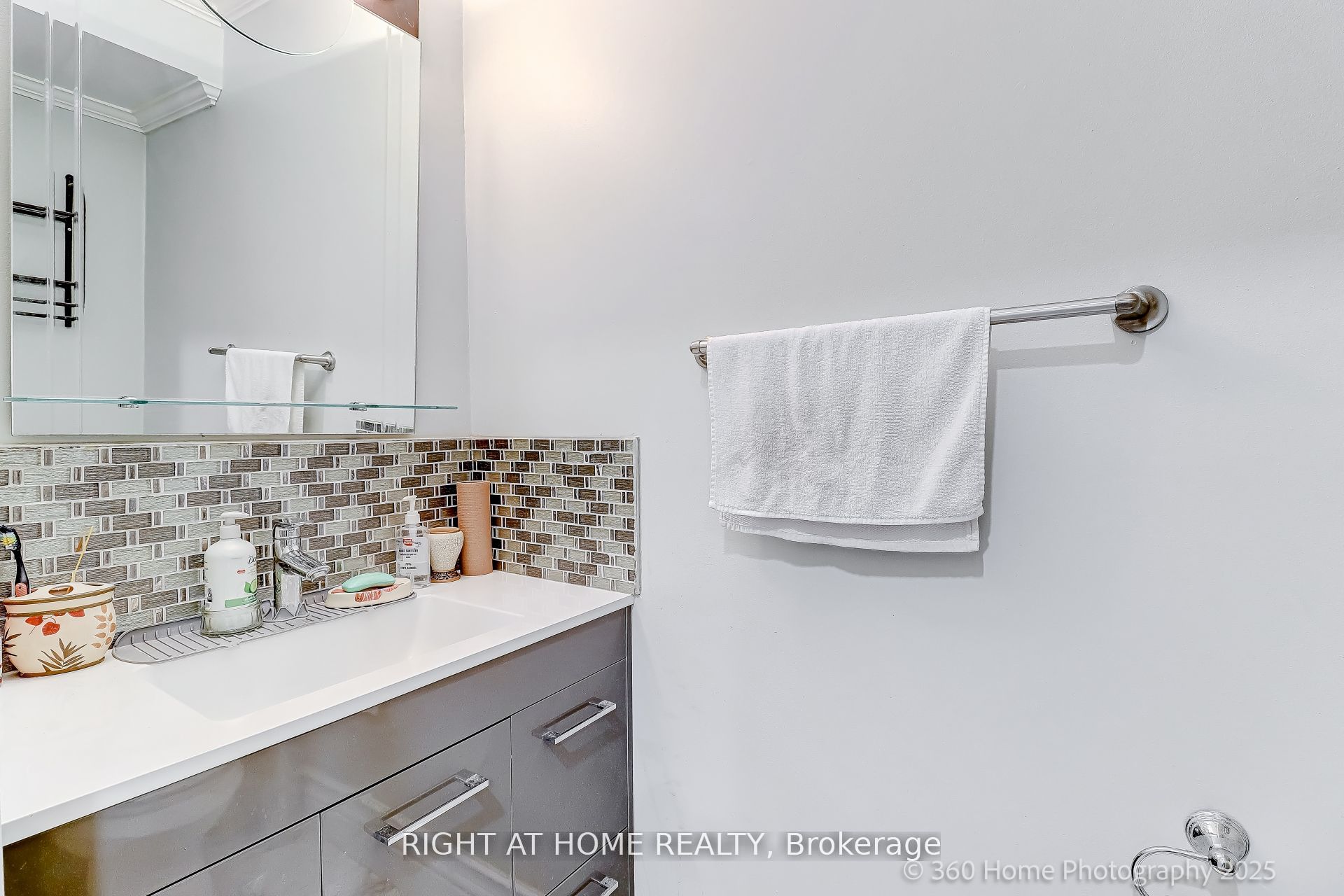71 Church Street Property Photo 6