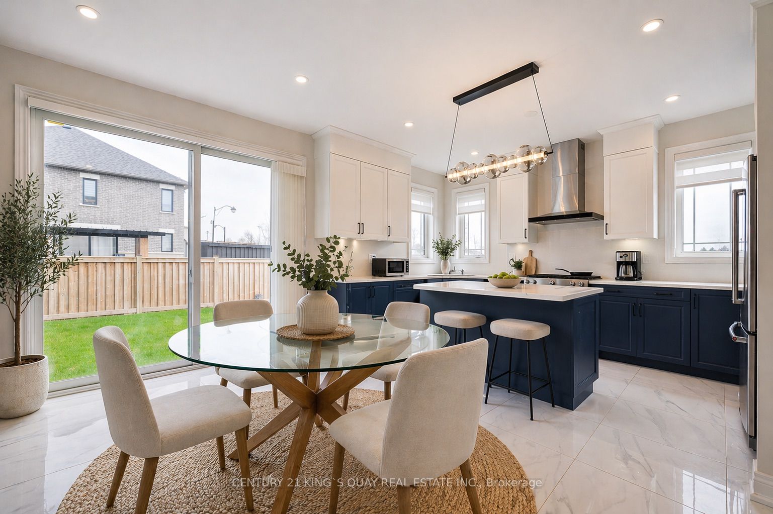 376 Seaview Heights Property Photo 4