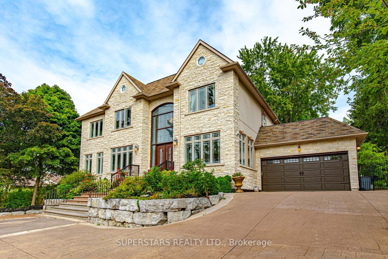 43 Hughson Drive Property Photo 1