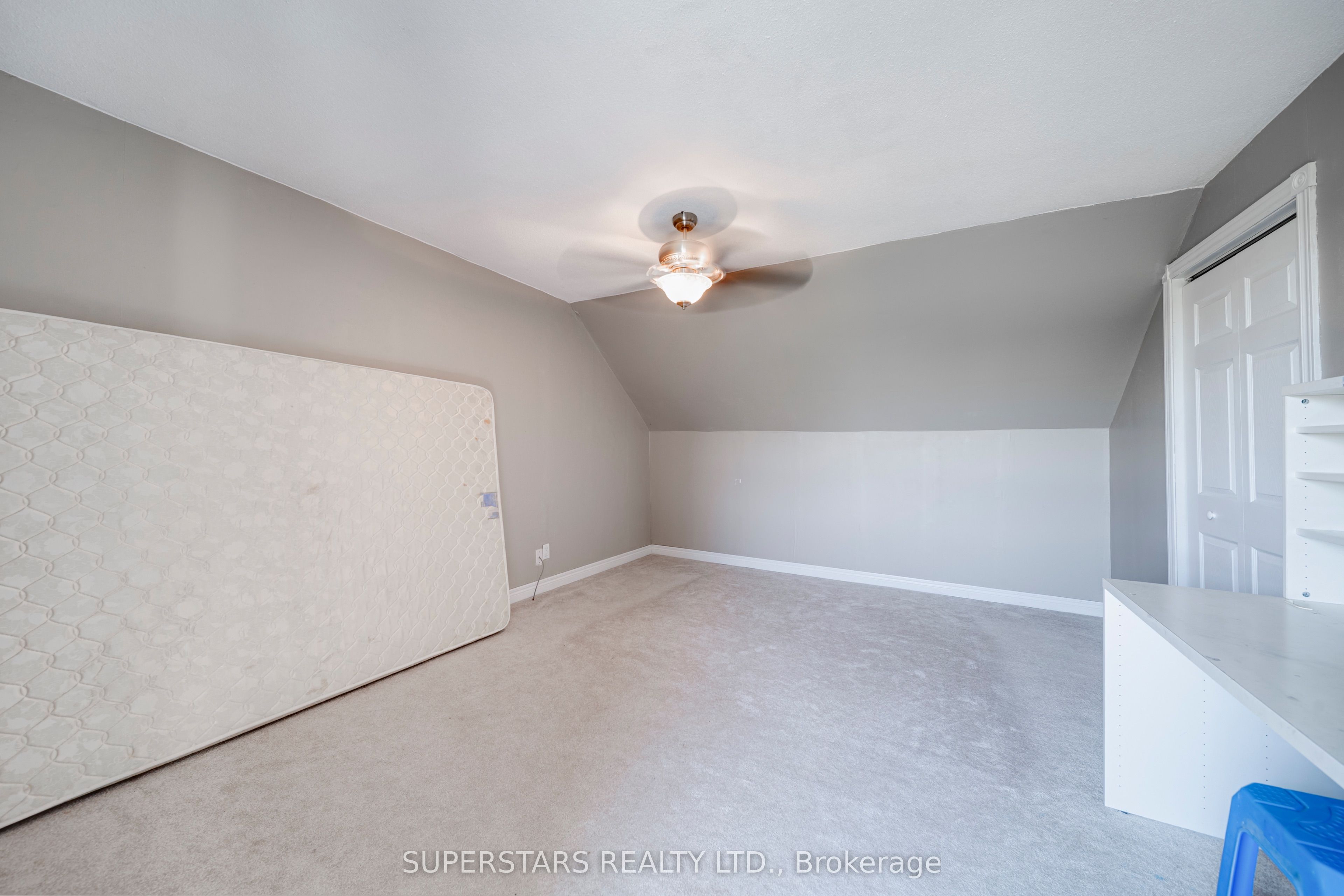 19880 Dufferin Street Property Photo 25