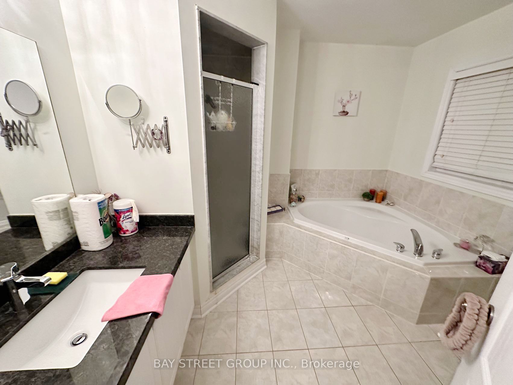 384 Spruce Grove Crescent Property Photo 5