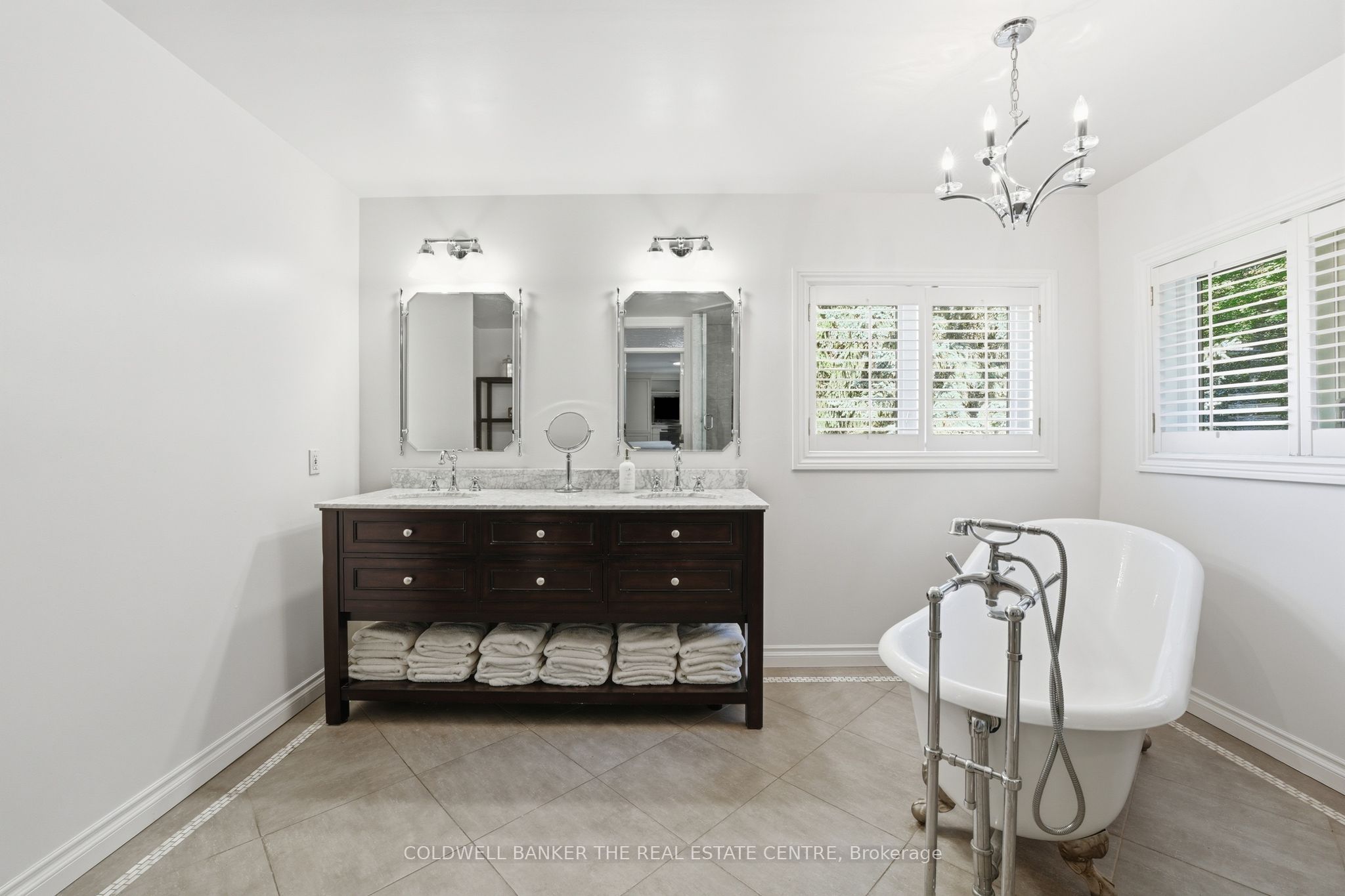 49 Falling Leaf Court Property Photo 28