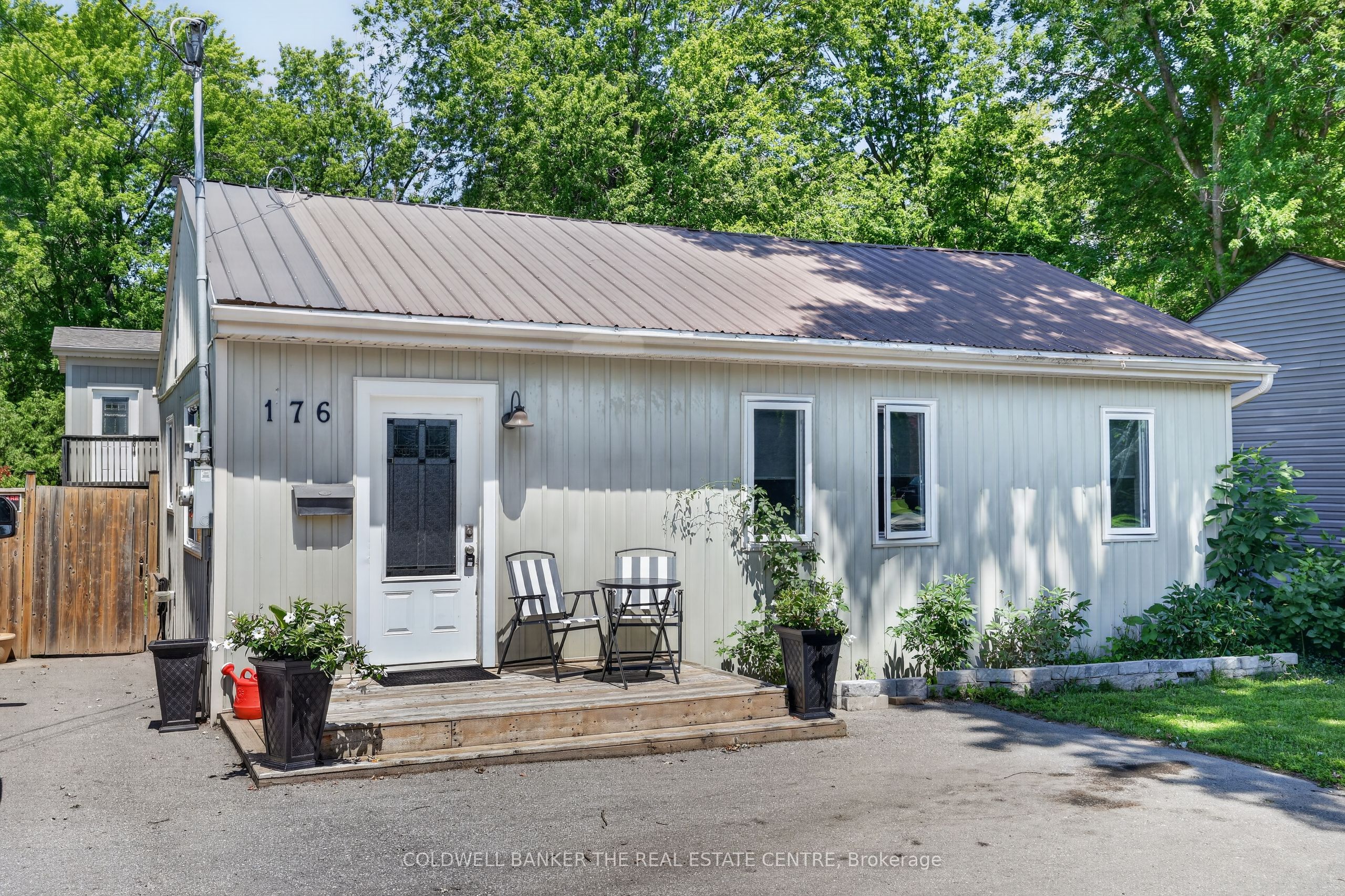 176 Pleasant Boulevard Property Photo 4