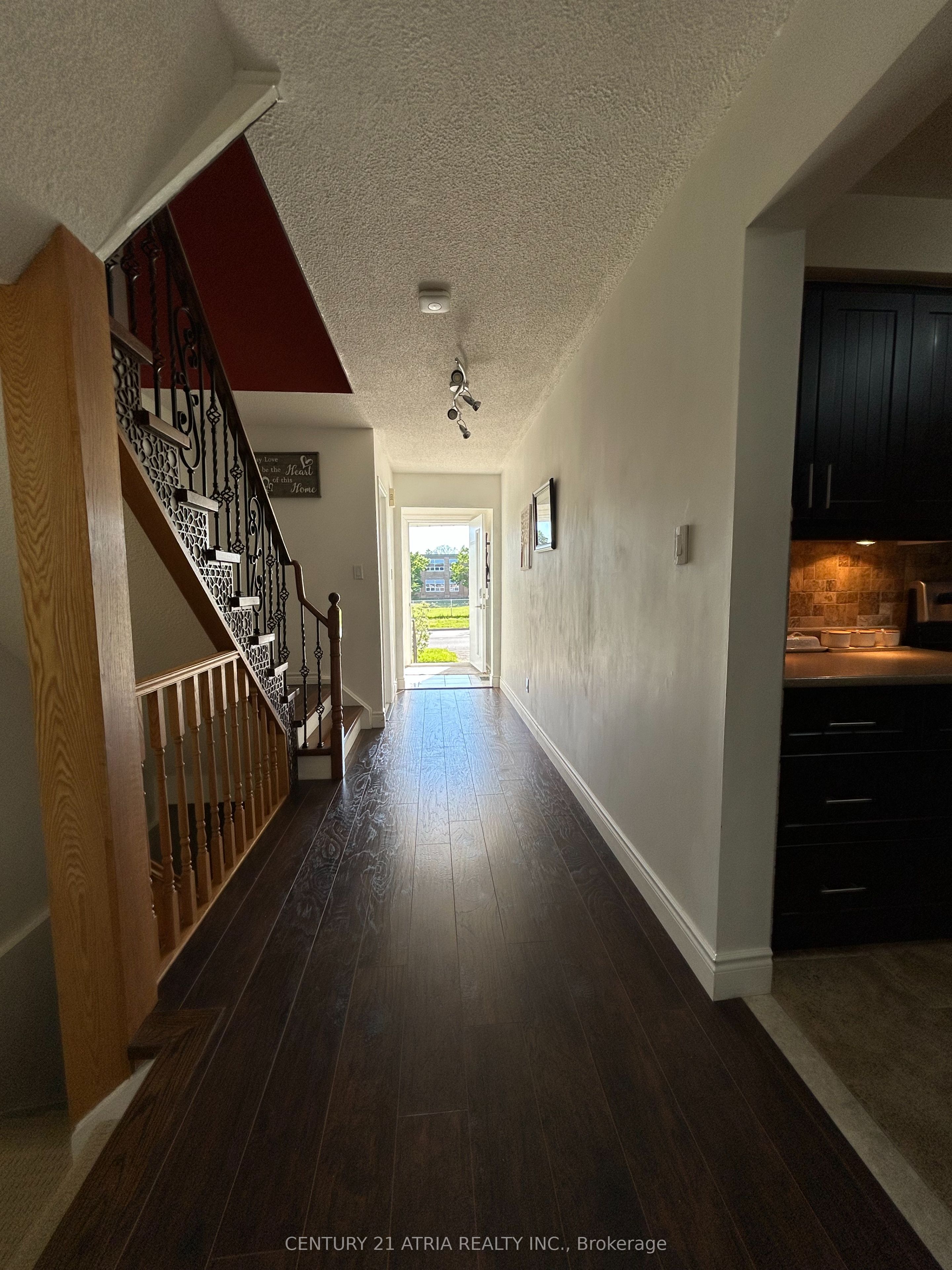 87 Avenue Road Property Photo 12