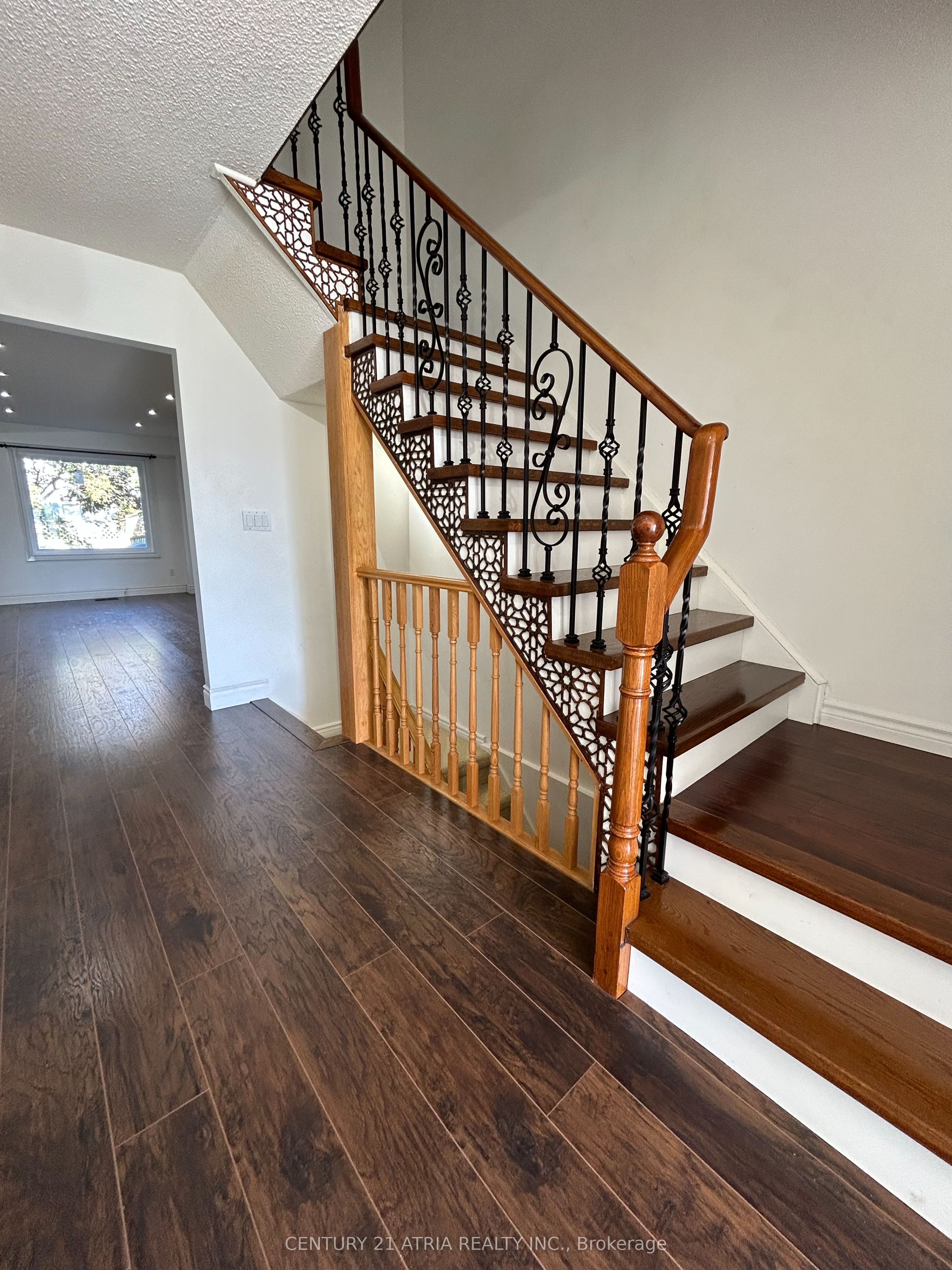 87 Avenue Road Property Photo 14