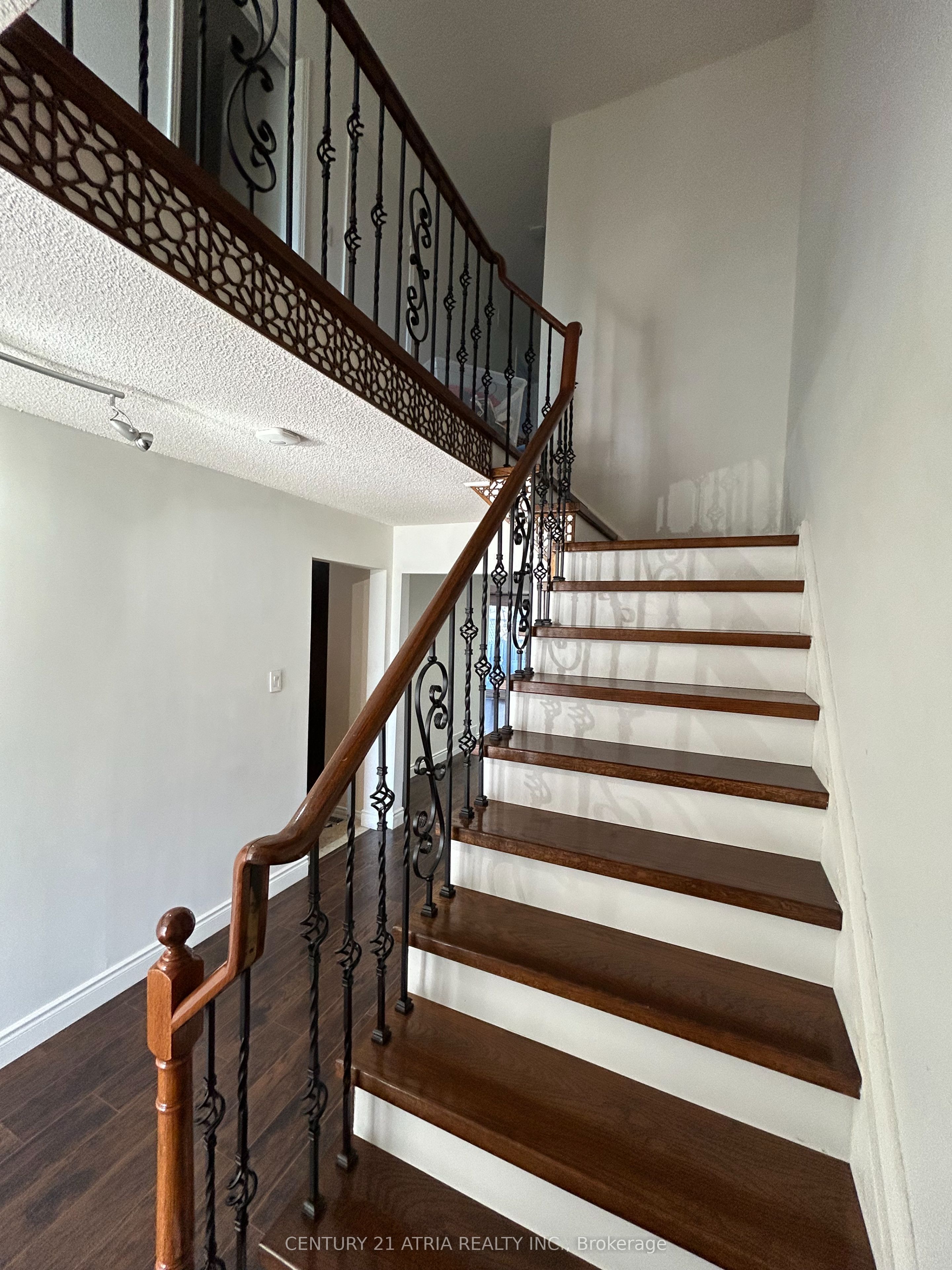 87 Avenue Road Property Photo 15