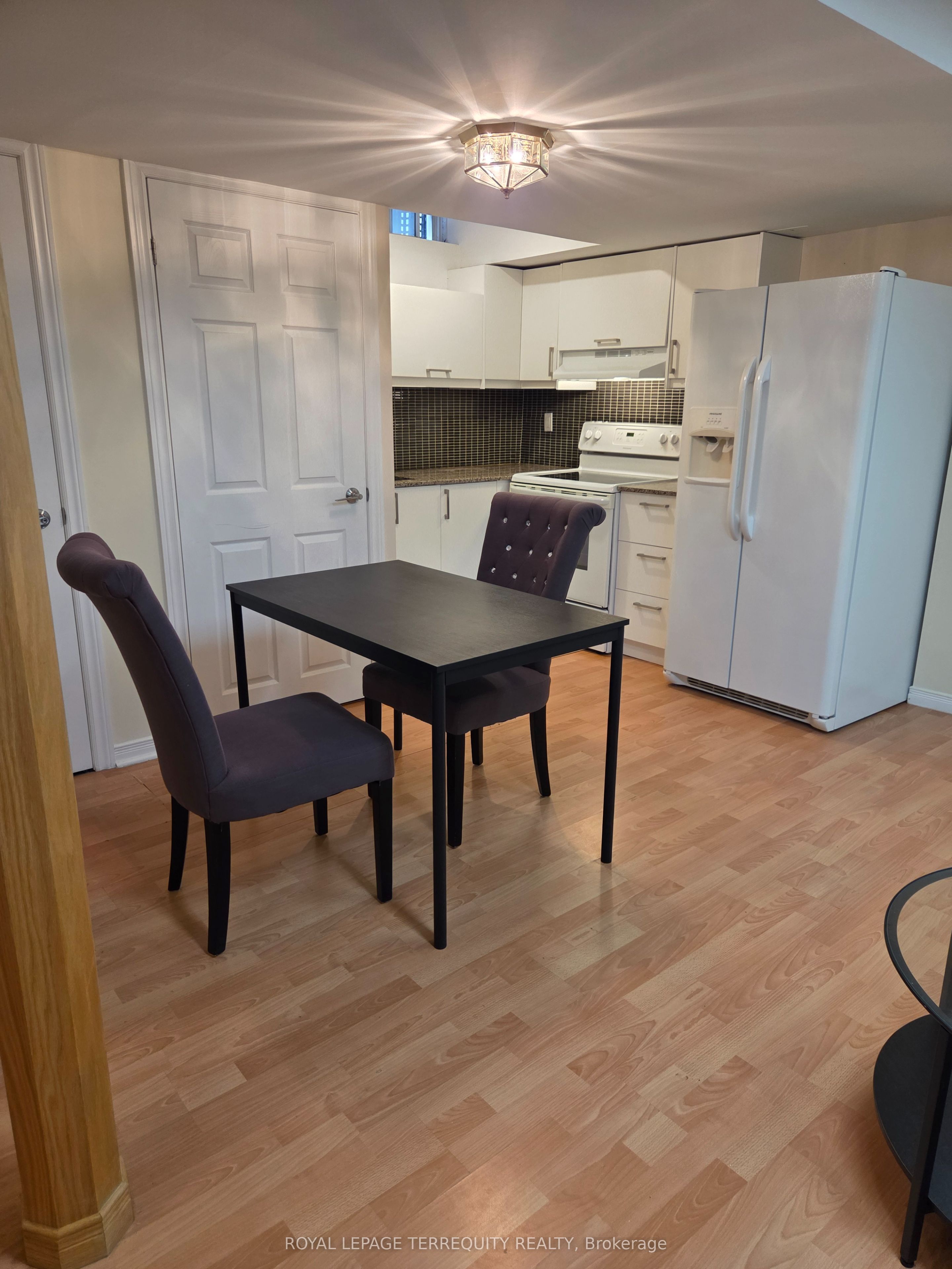 16 Royal Chapin Crescent Bsmt Property Photo 8