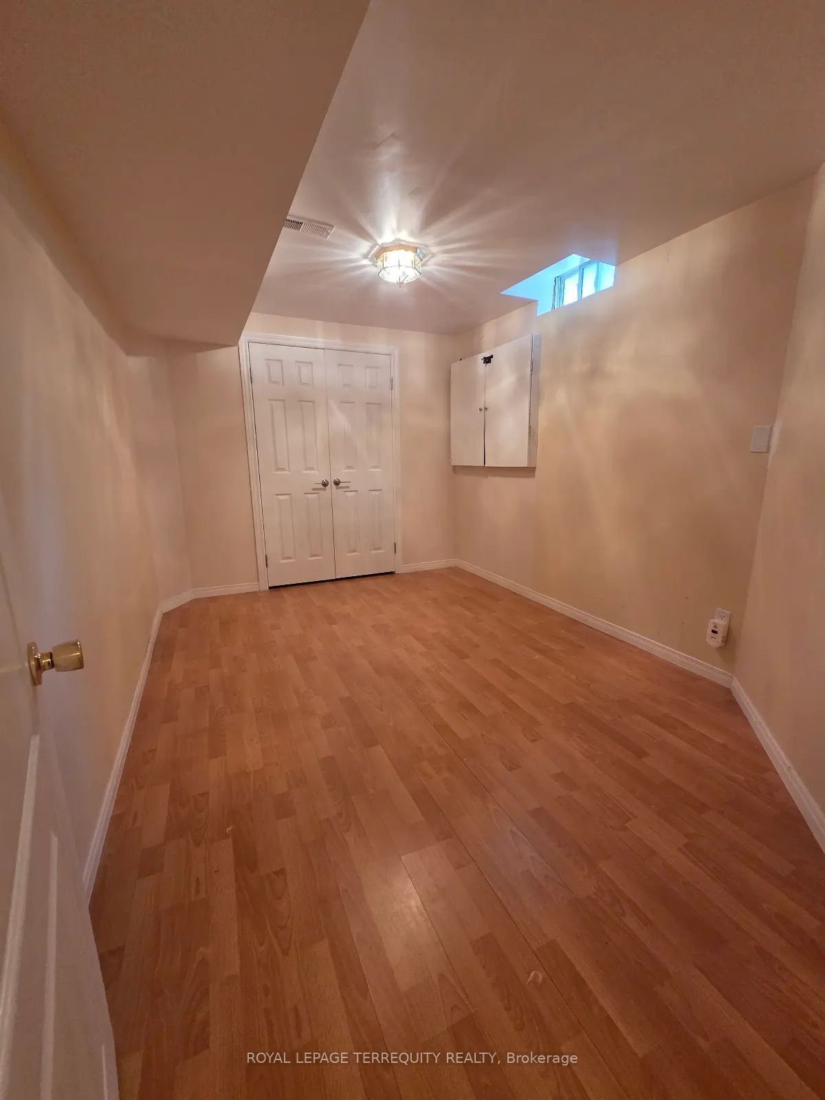 16 Royal Chapin Crescent Bsmt Property Photo 17