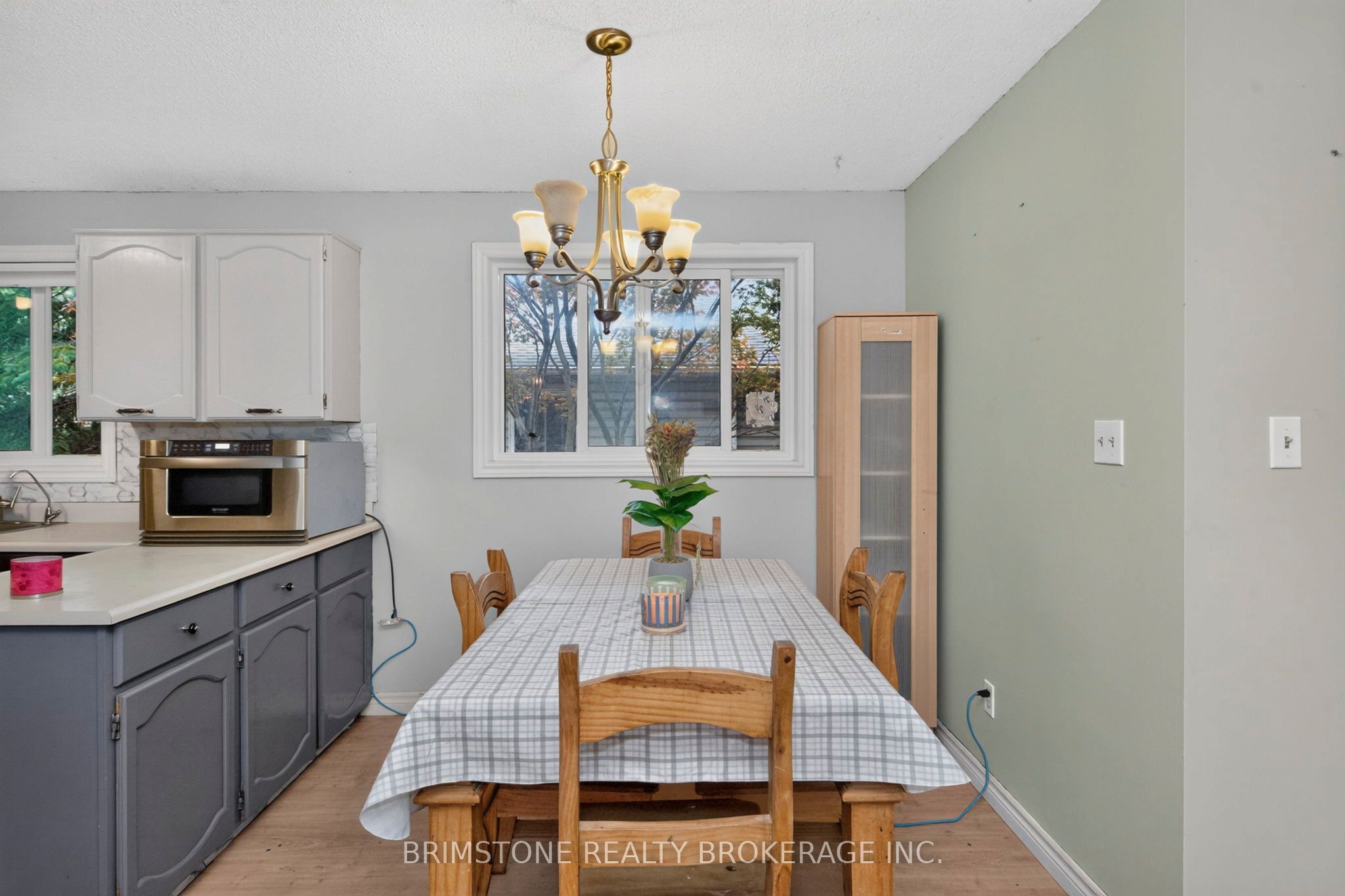 2693 25th Side Road Property Photo 4