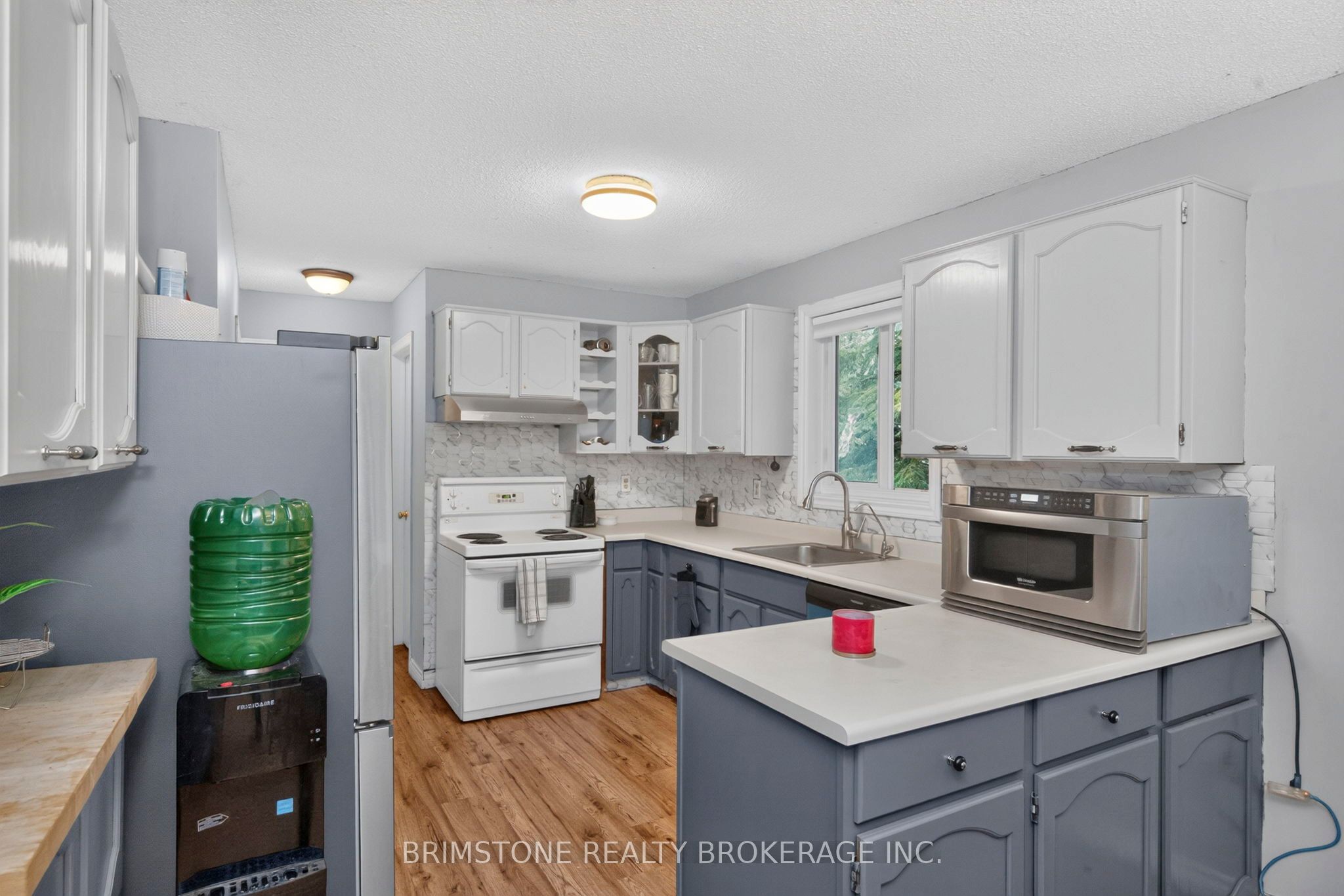 2693 25th Side Road Property Photo 7