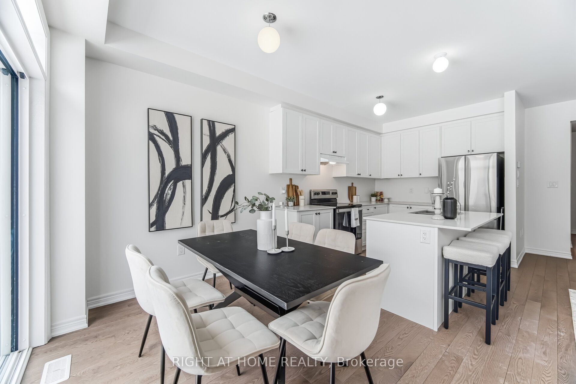 77 Singhampton Road Property Photo 12