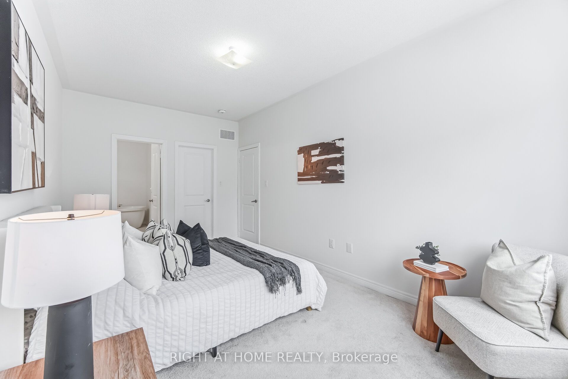 77 Singhampton Road Property Photo 17