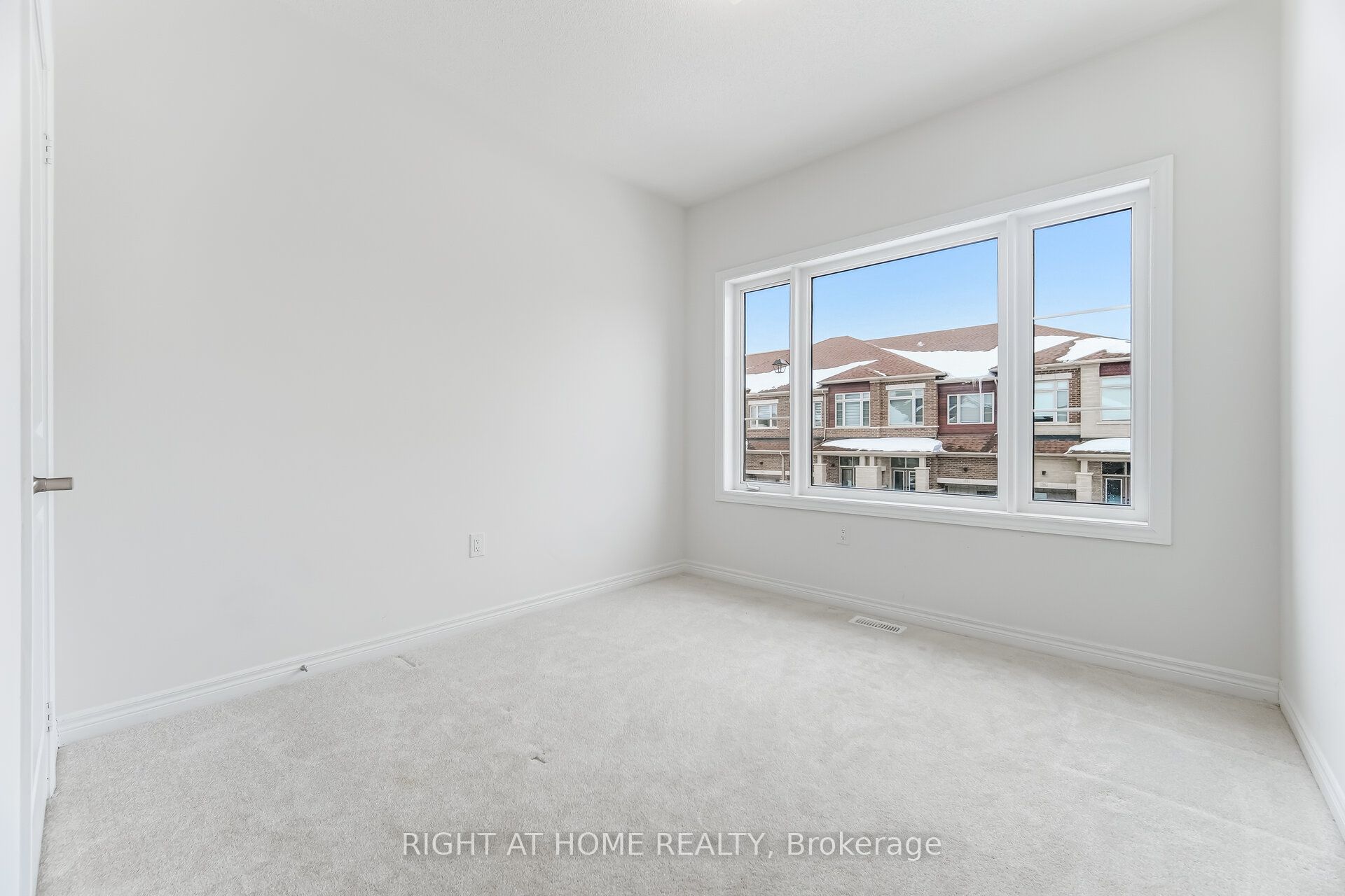 77 Singhampton Road Property Photo 22