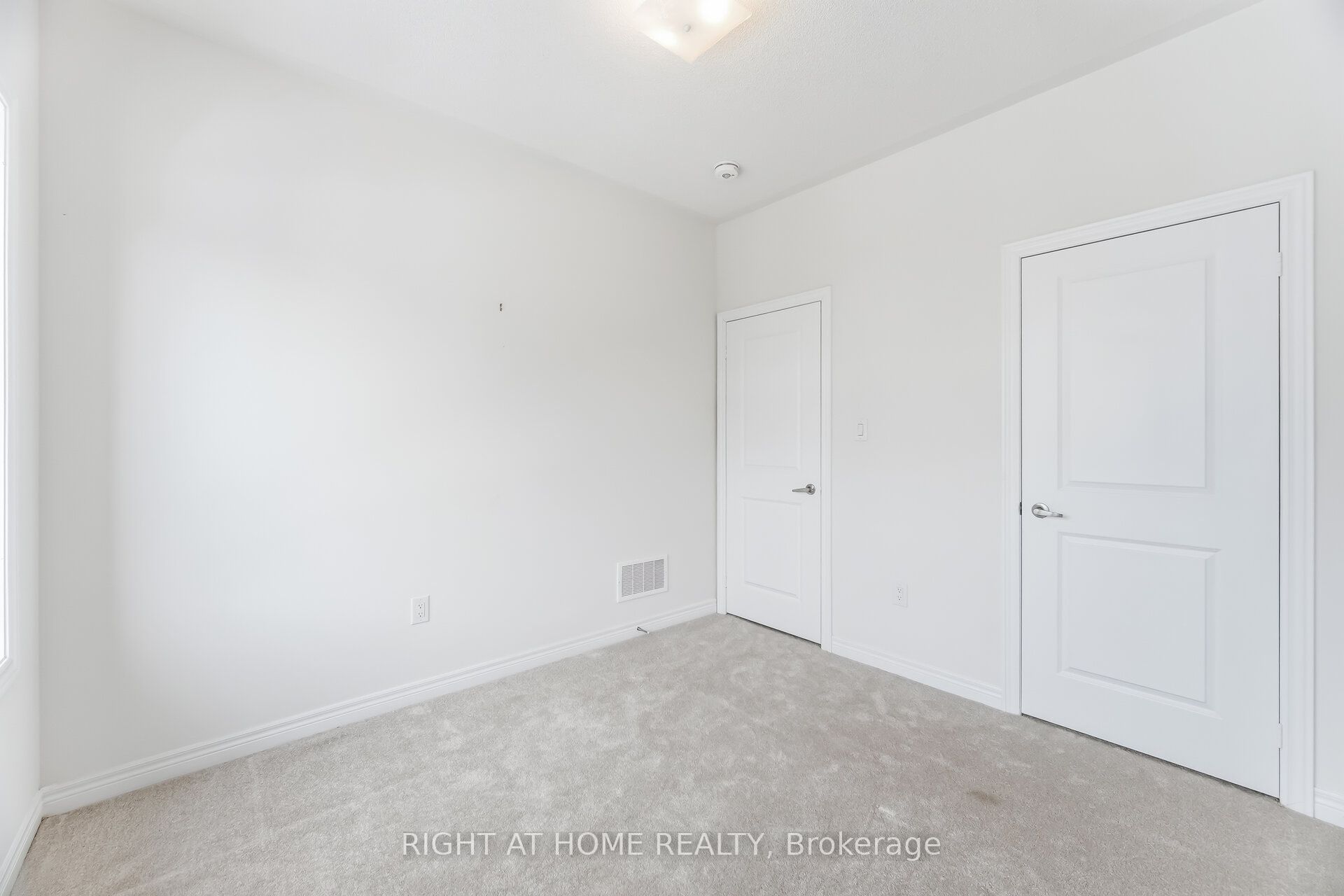 77 Singhampton Road Property Photo 23