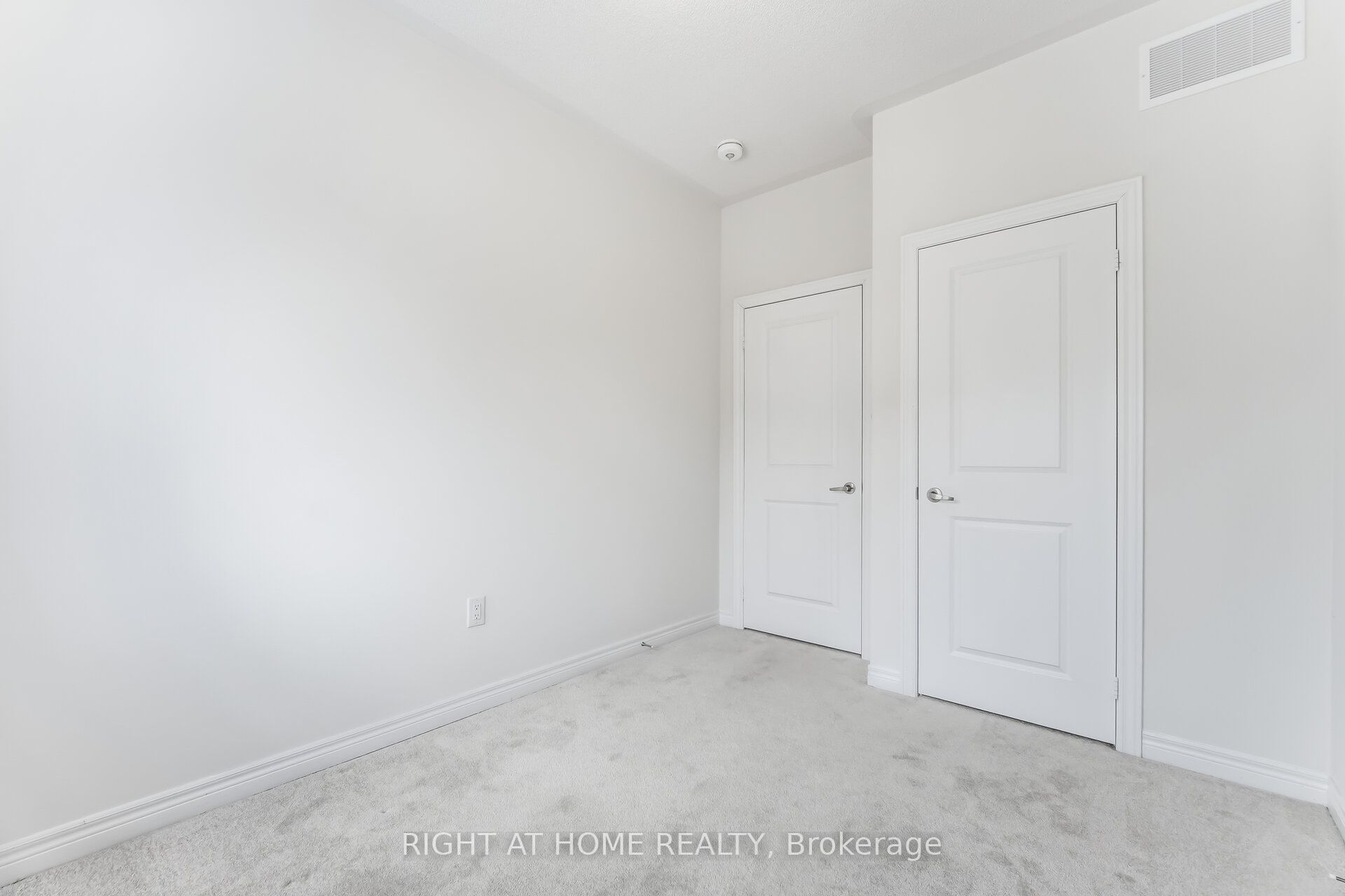 77 Singhampton Road Property Photo 27