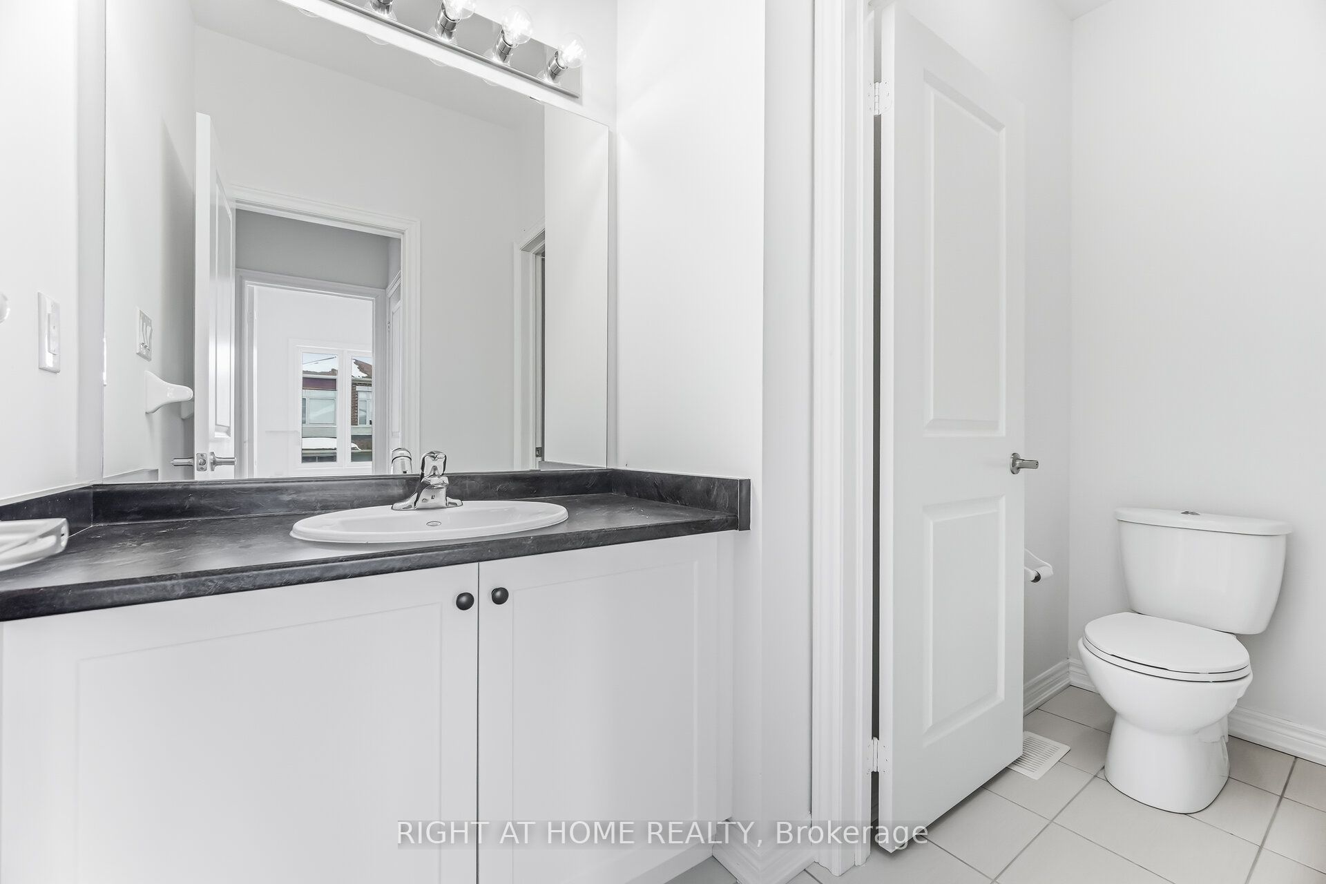 77 Singhampton Road Property Photo 28