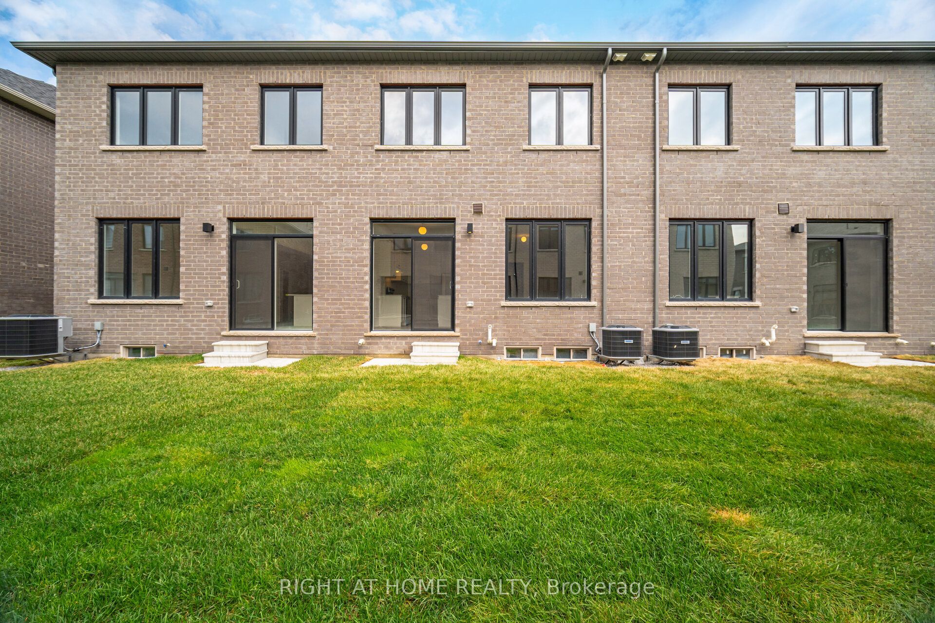 77 Singhampton Road Property Photo 31