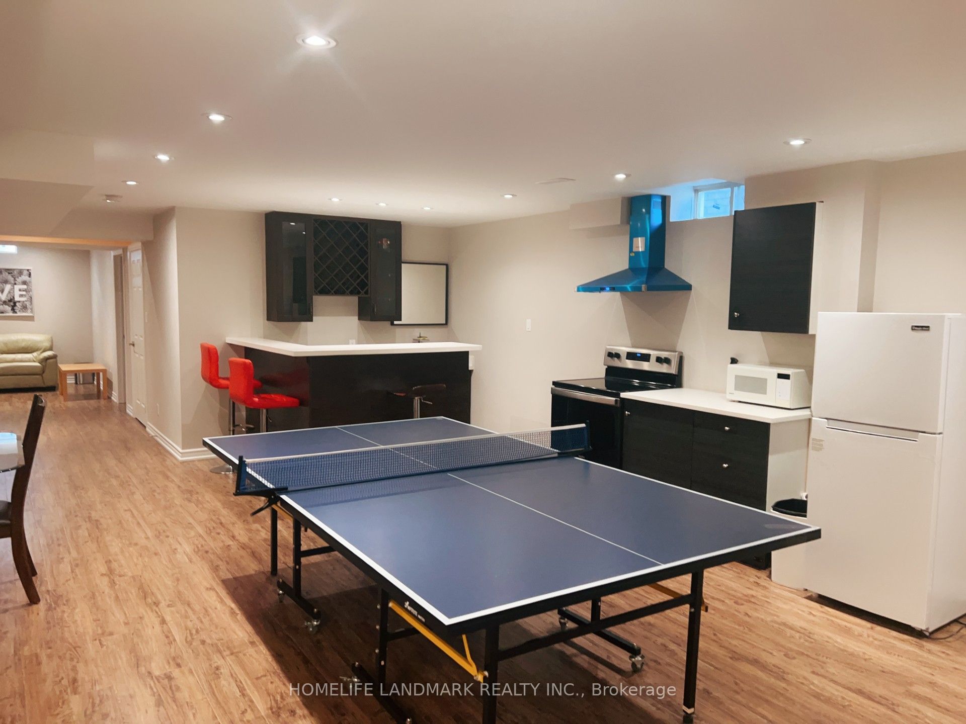 8 Stony Hill Boulevard S Property Photo 1
