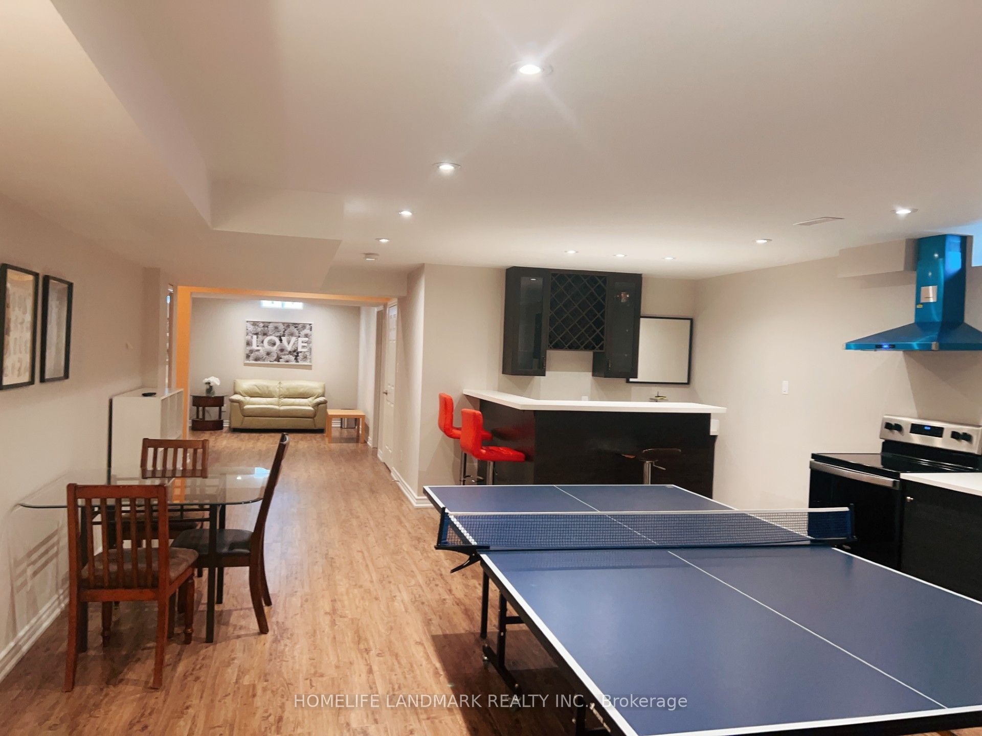 8 Stony Hill Boulevard S Property Photo 2