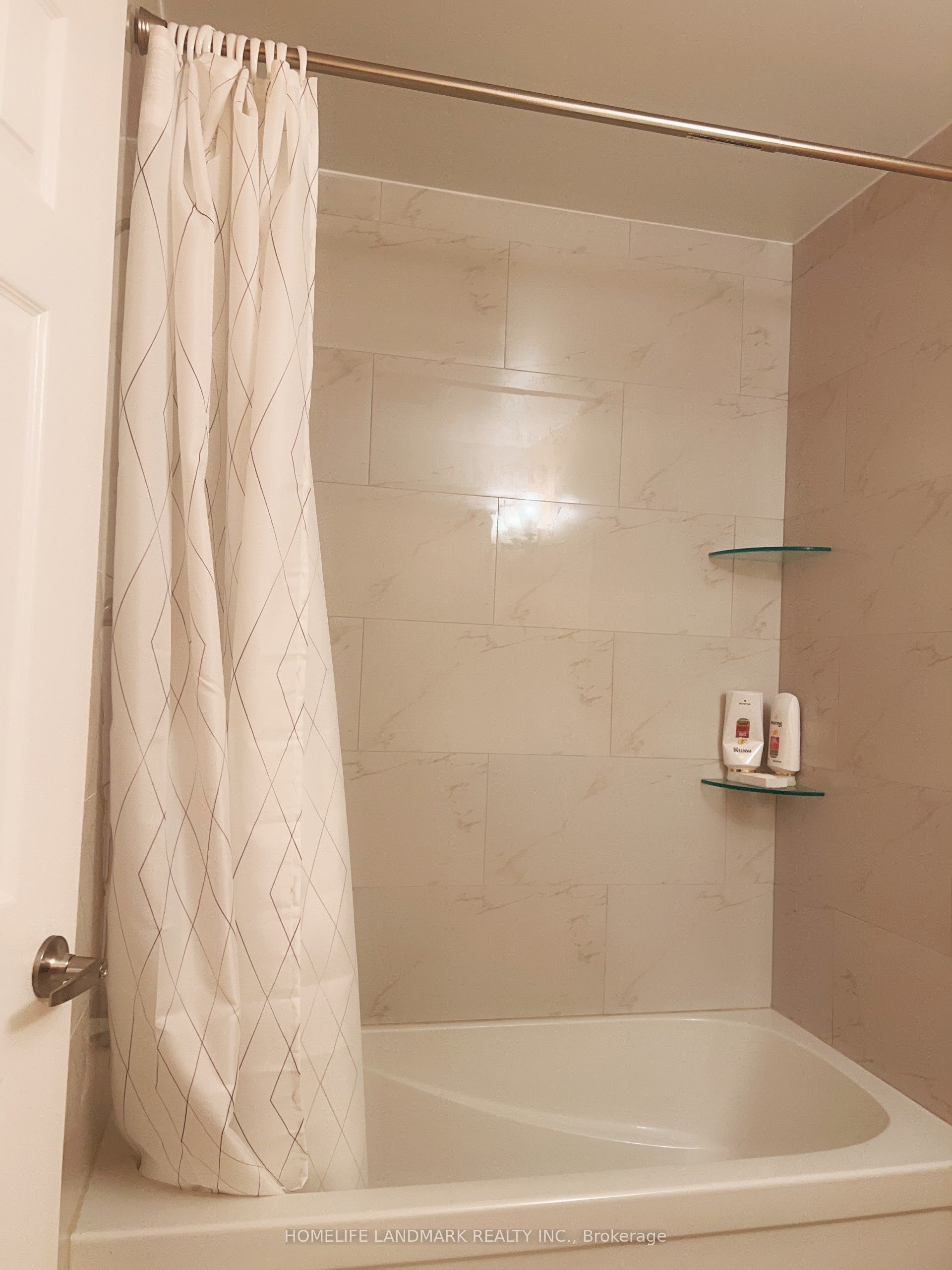 8 Stony Hill Boulevard S Property Photo 4