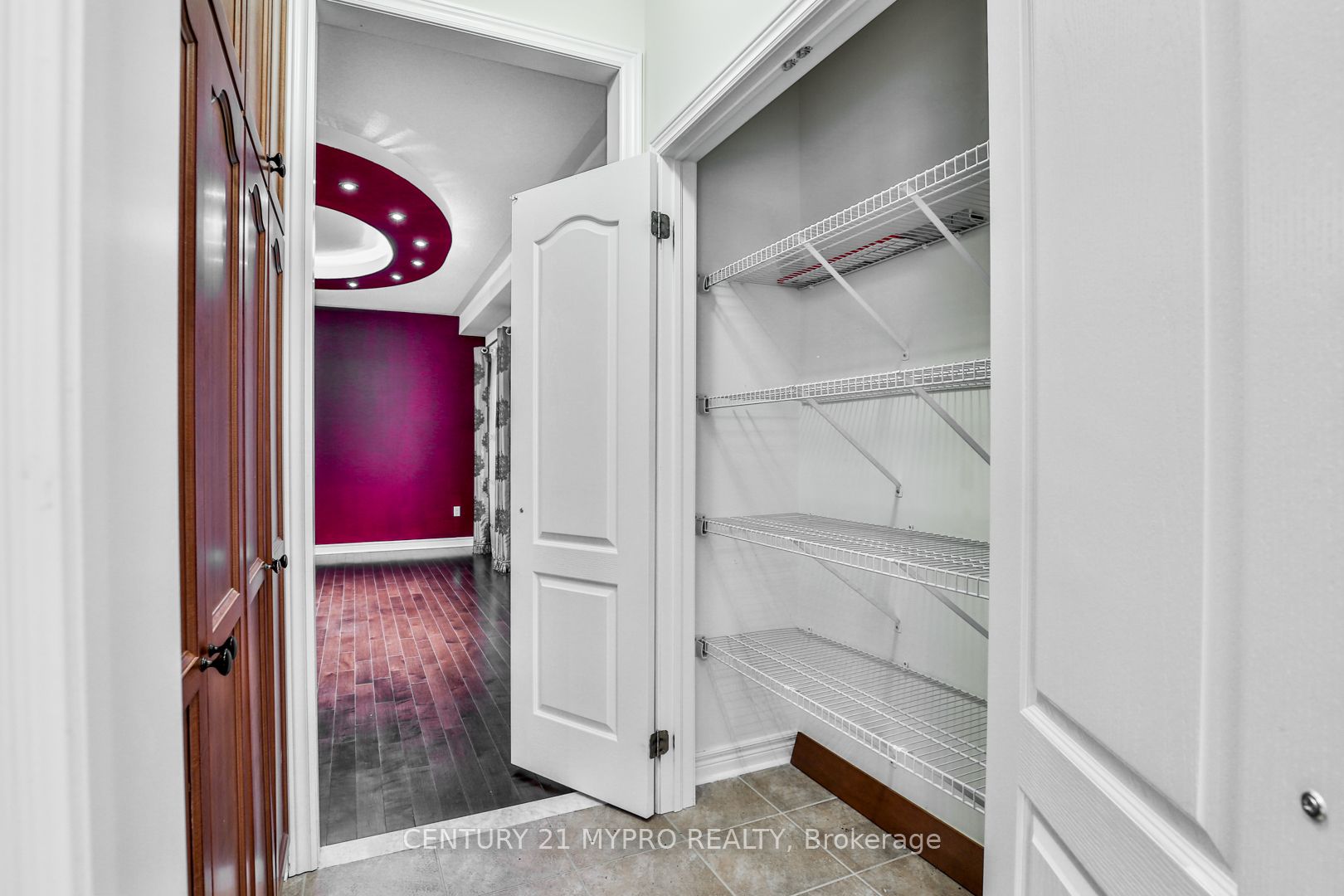 431 Woodspring Avenue E Property Photo 20